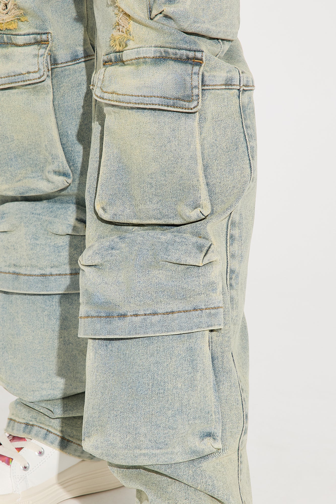 Mini Sylvie Cargo Jeans - Vintage Wash - Image 3