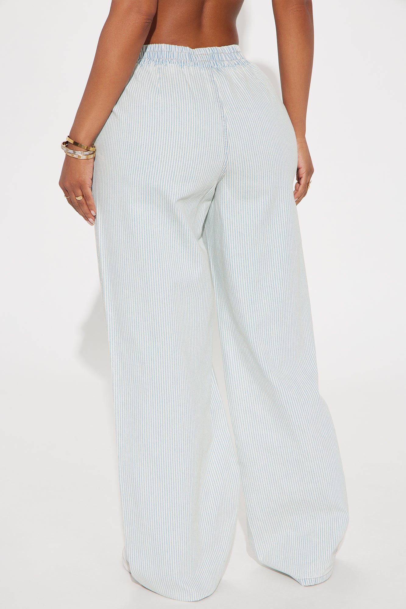 On My Way Out Baggy Relaxed Jeans - Light Wash - Image 3