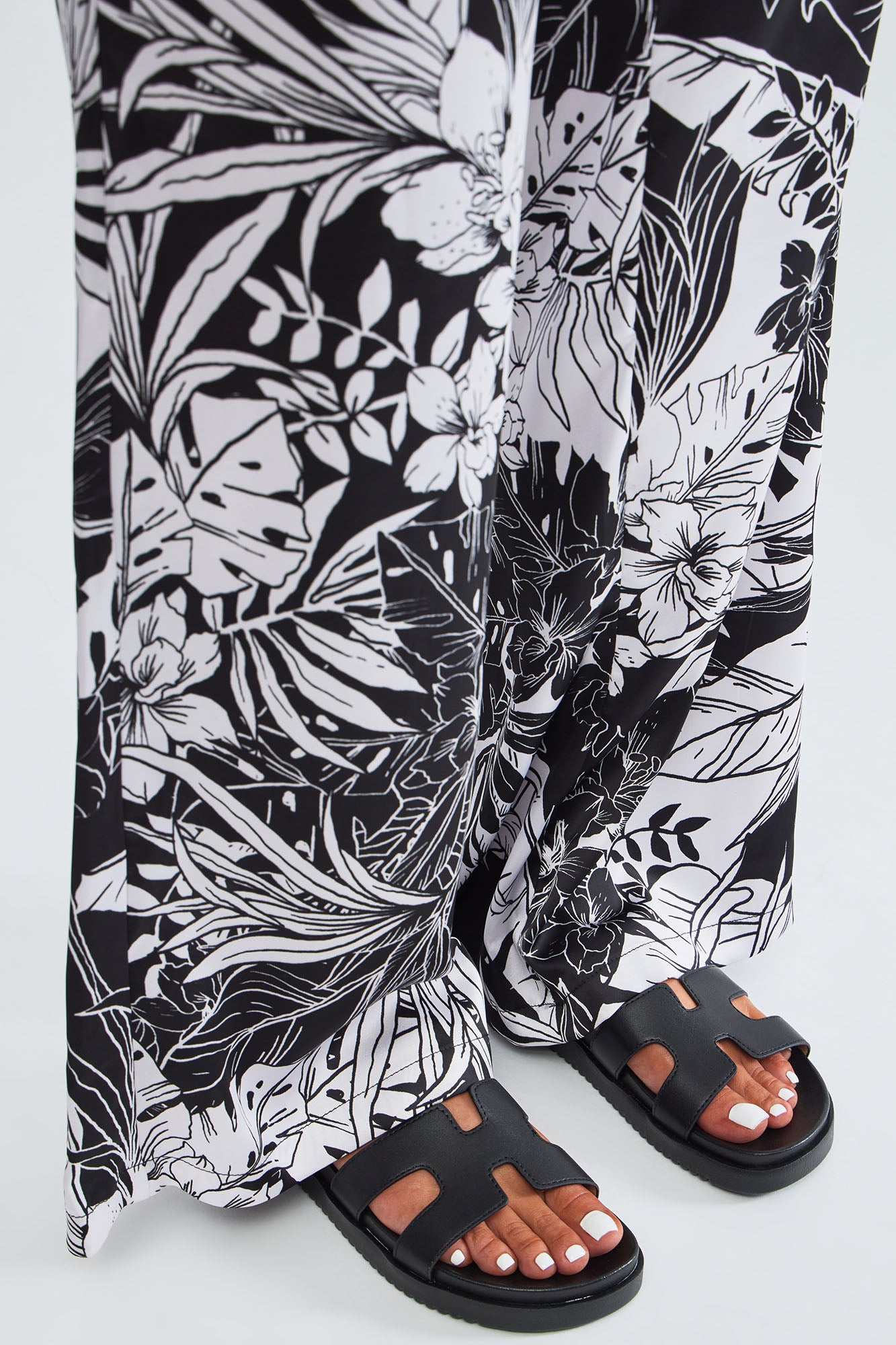 Emma Slides - Black - Image 4