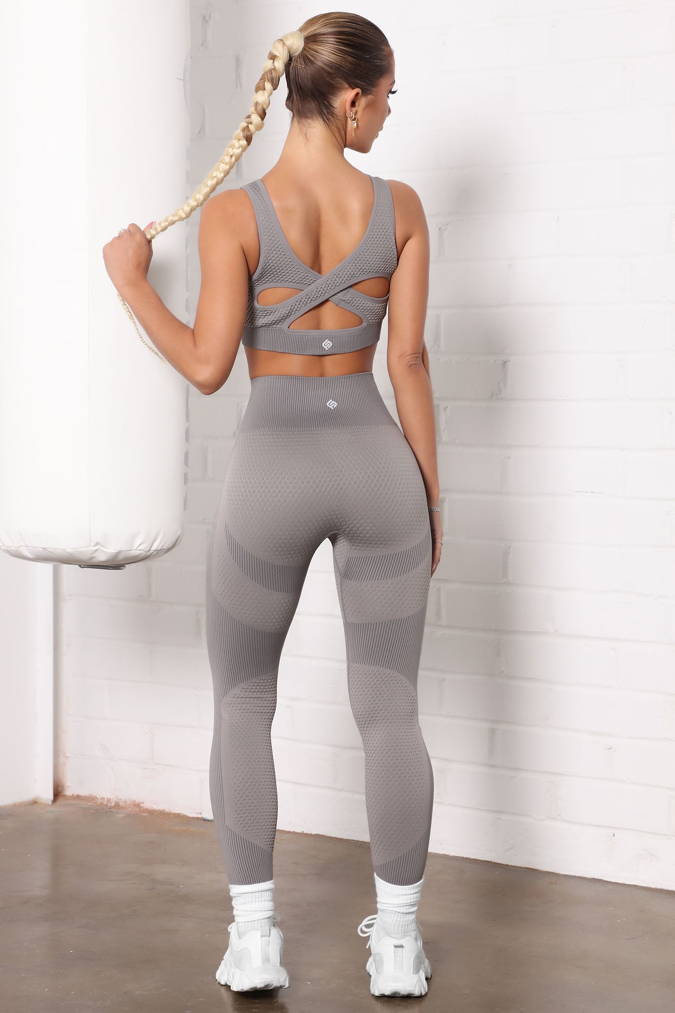 Matrix Infinity Seamless Active Leggings - Grey - Image 6