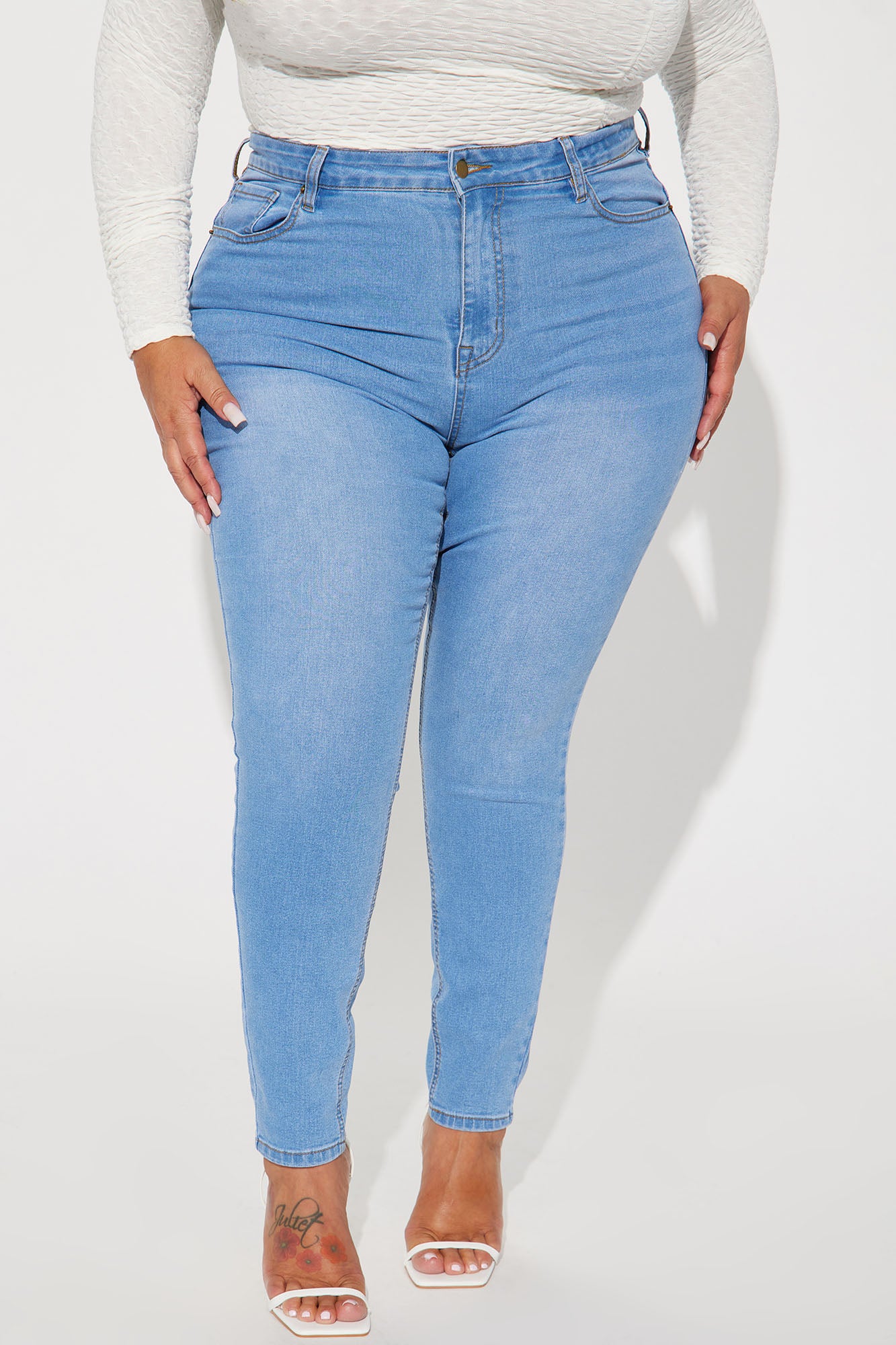 Vibe Check Curvy Stretch Skinny Jeans - Light Wash - Image 5