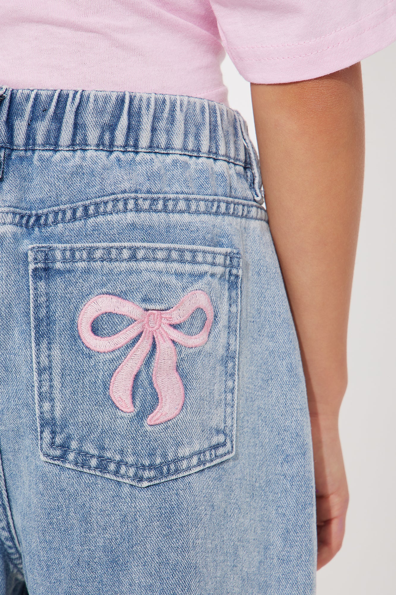 Mini Taking A Bow Embroidered Baggy Jeans - Light Wash - Image 4
