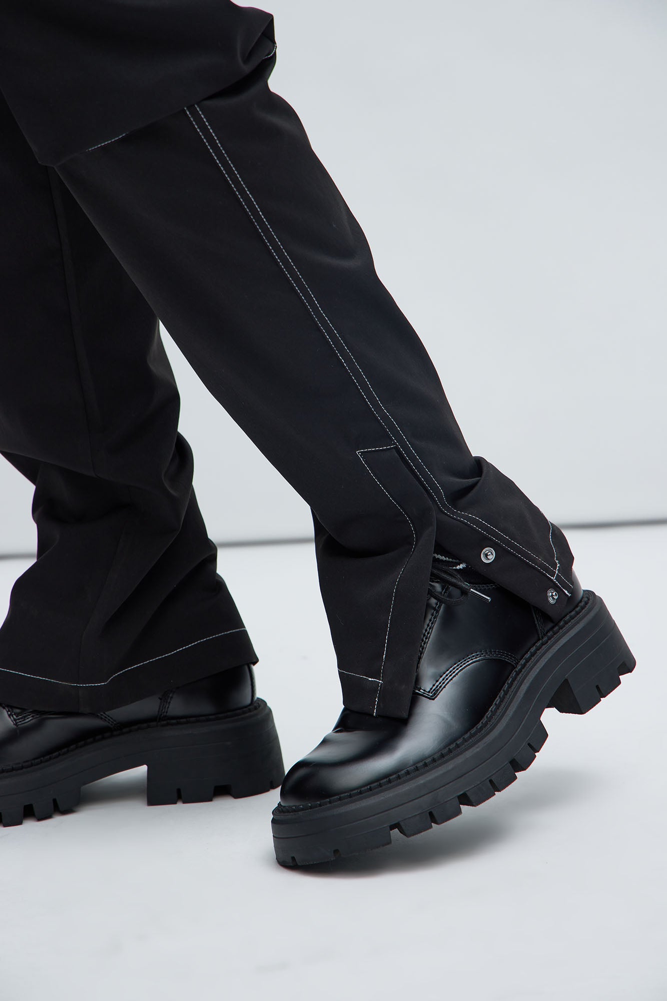 Curtis Contrast Stitch Relaxed Cargo Pants - Black - Image 4