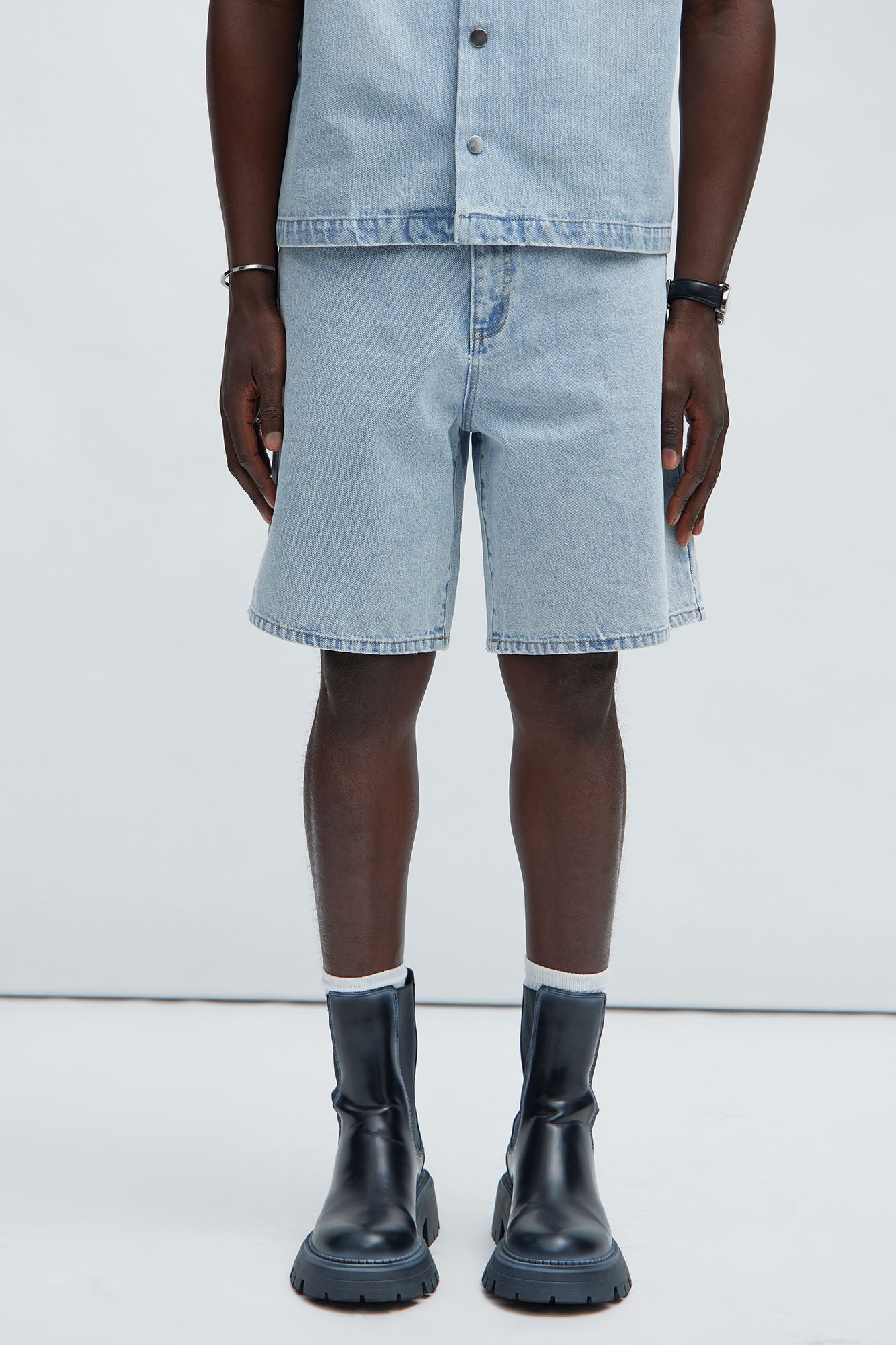 Colin Relaxed Denim Shorts - Light Blue Wash - Image 3