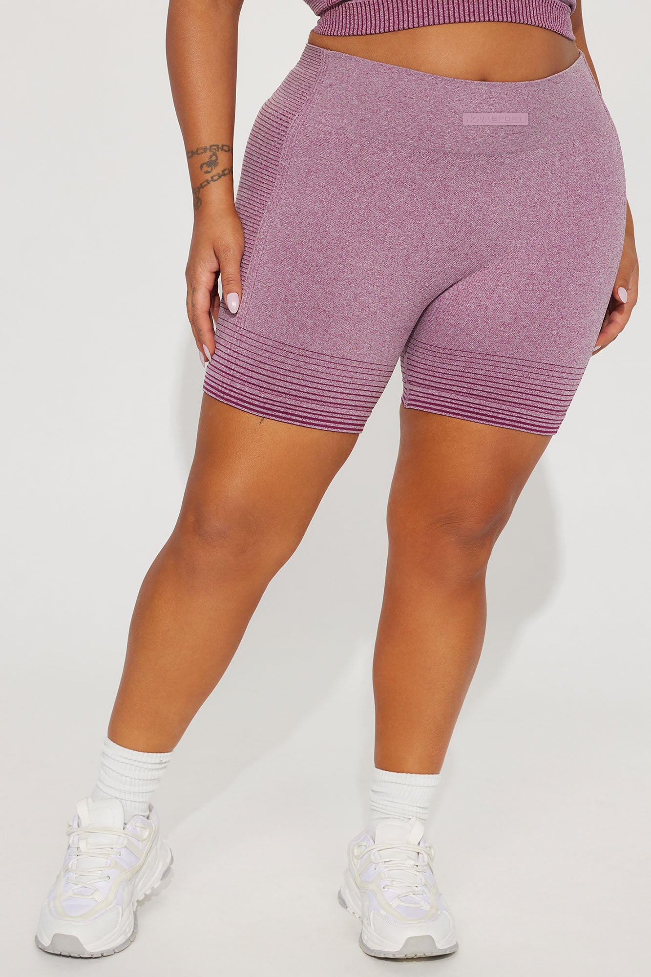 Trailblazer Infinity Seamless Shaping Active Short - Plum - Image 7