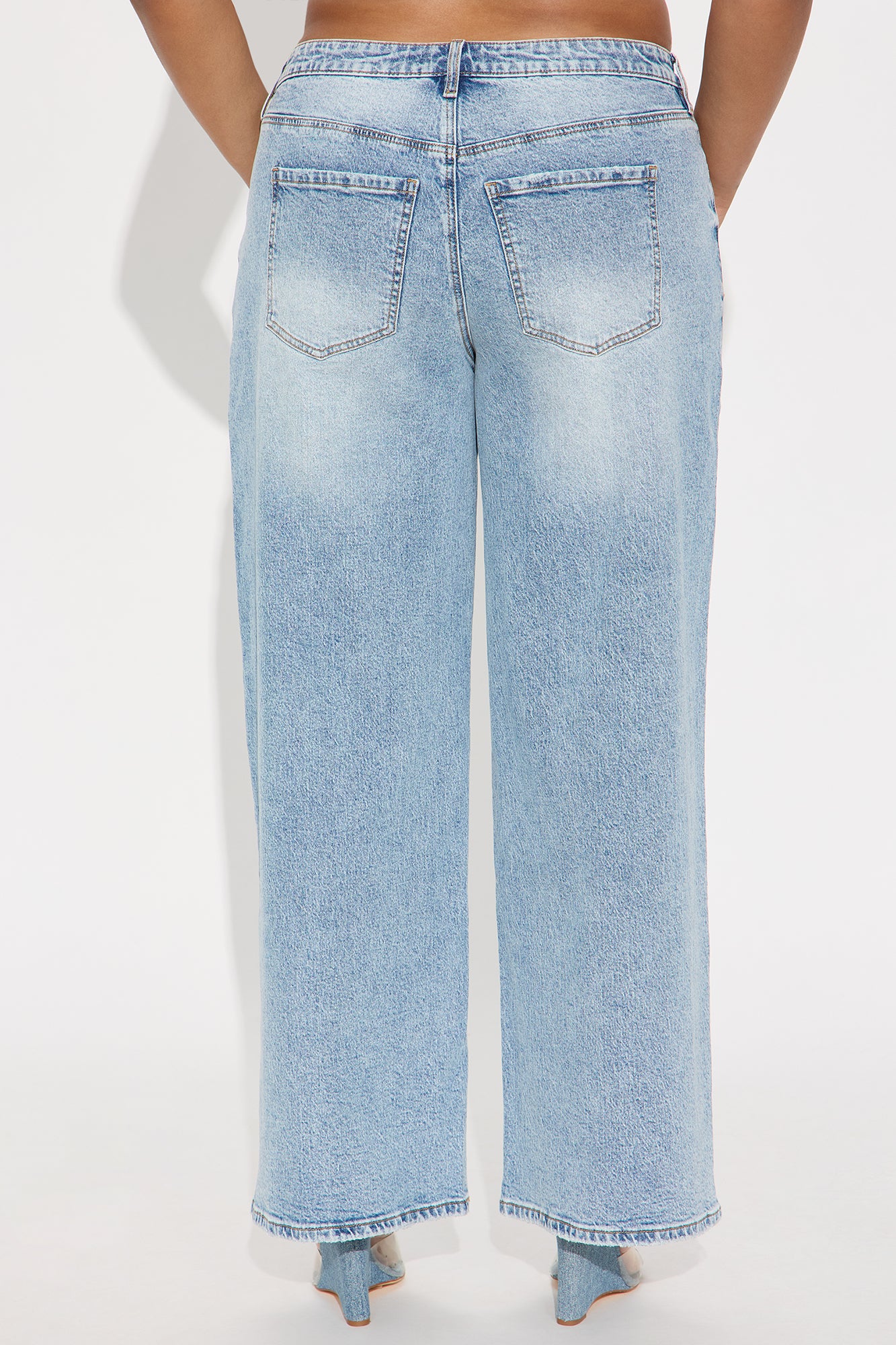 Still Going Strong Baggy Wide Leg Jeans - Light Wash - Image 6
