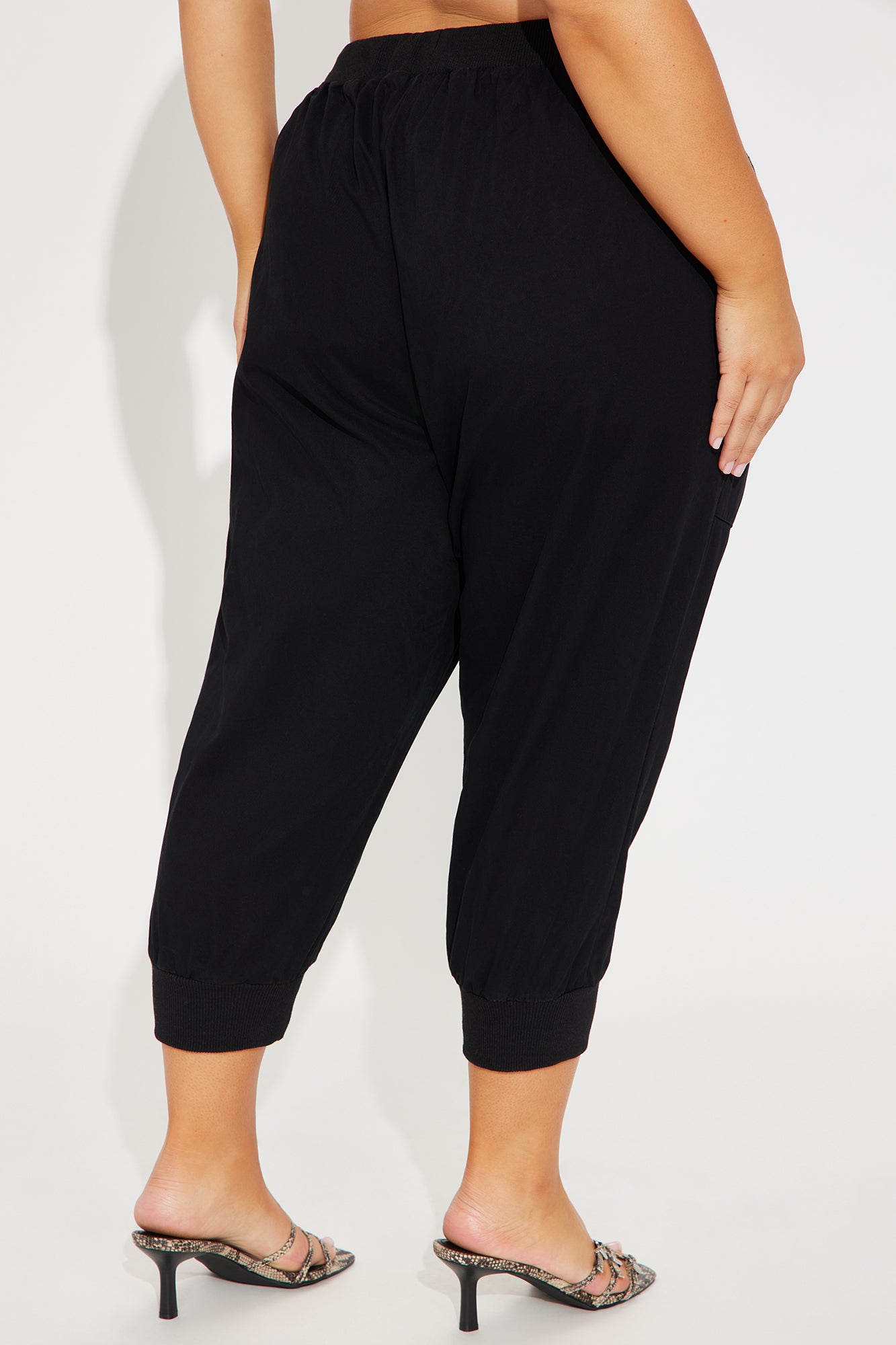 Olivia Capri Pant - Black - Image 6