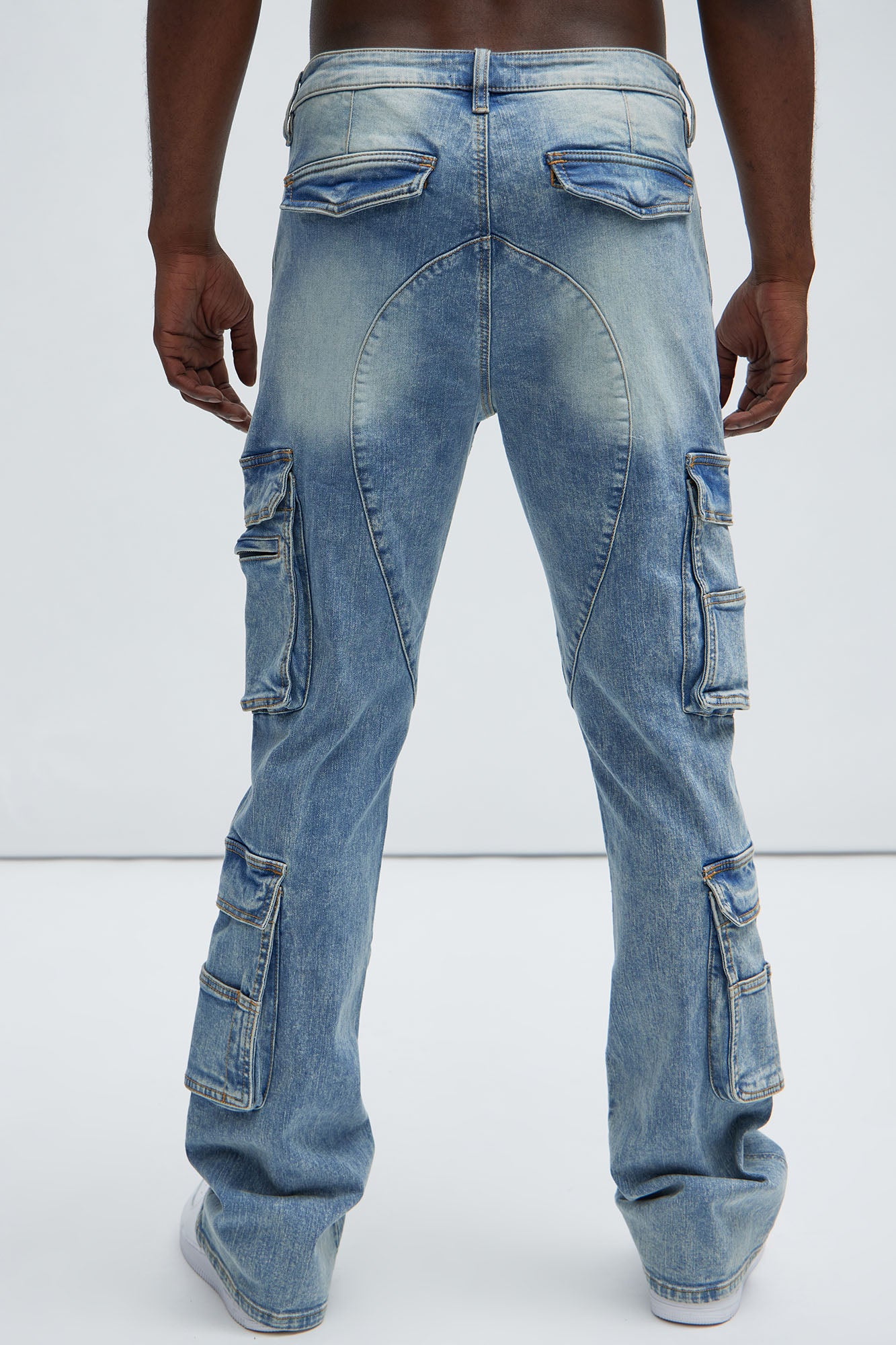 Romance Slim Stacked Flare Jeans - Light Blue Wash - Image 4