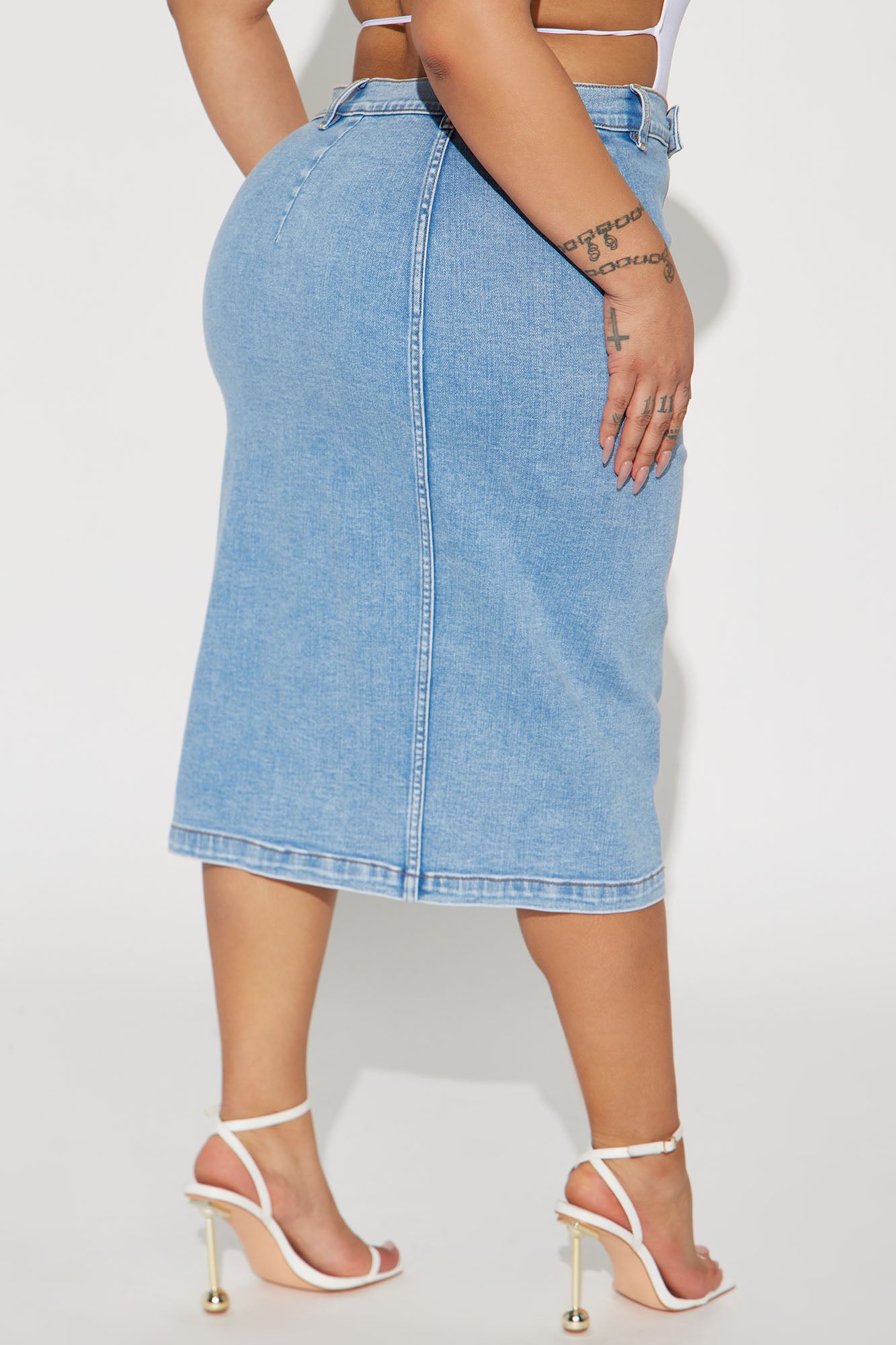 Right On The Line Denim Midi Skirt - Light Wash - Image 6