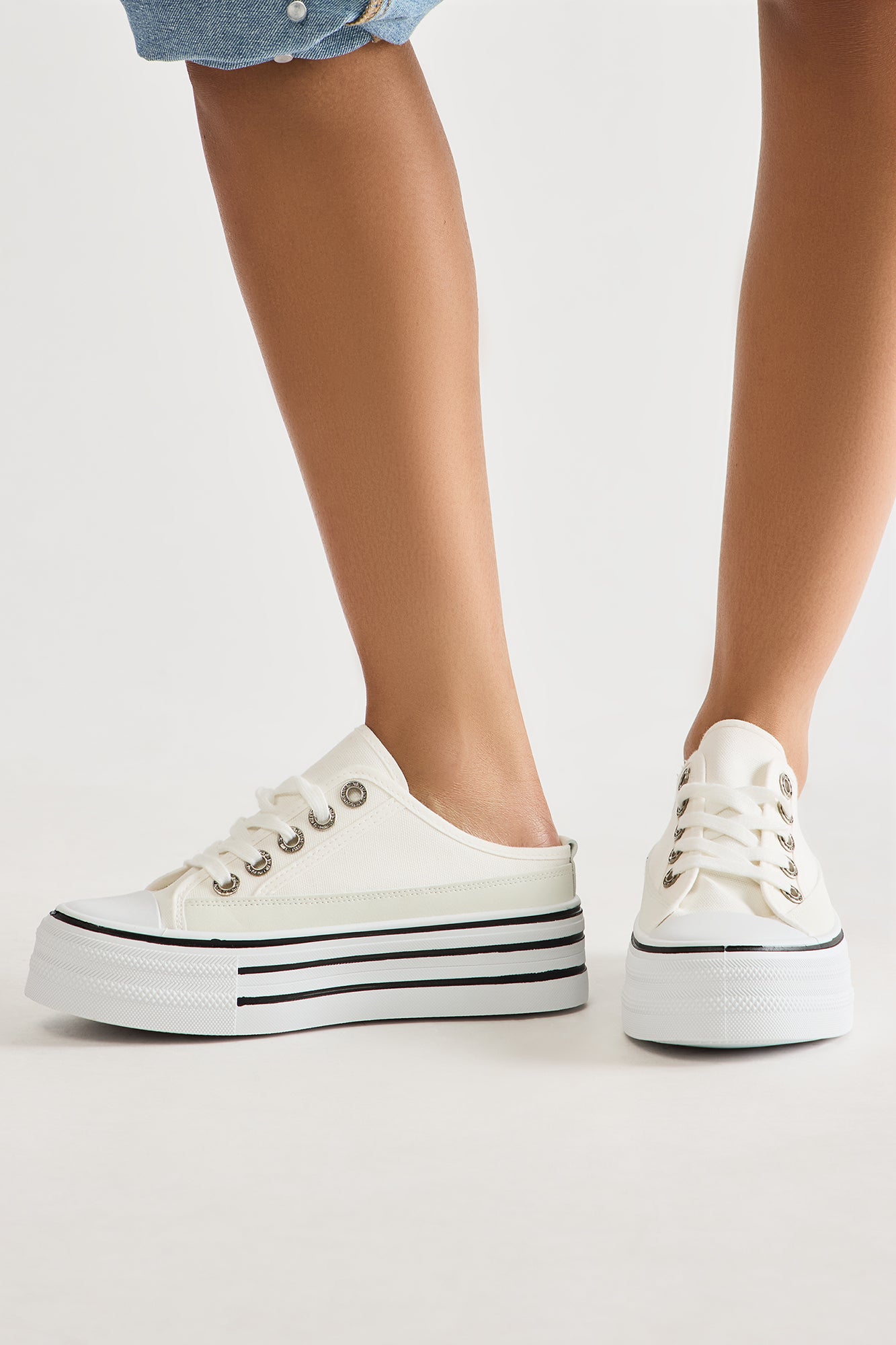 Connor Low Top Platform Sneakers - White - Image 3