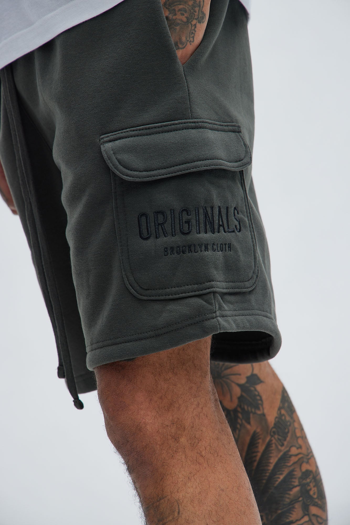 Originals Cargo Sweatshorts - Black - Image 3