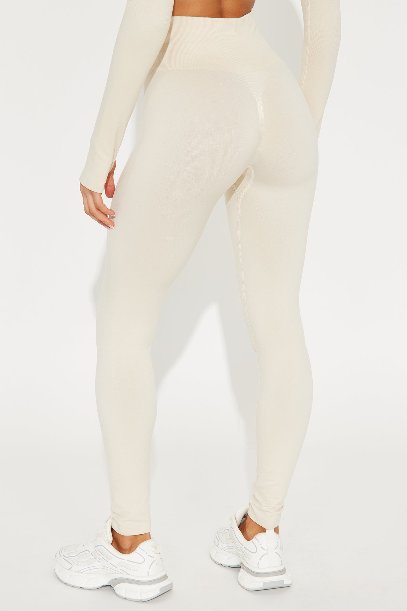 Smooth Sculpt Seamless Active 7/8 Legging - Cream - Image 3