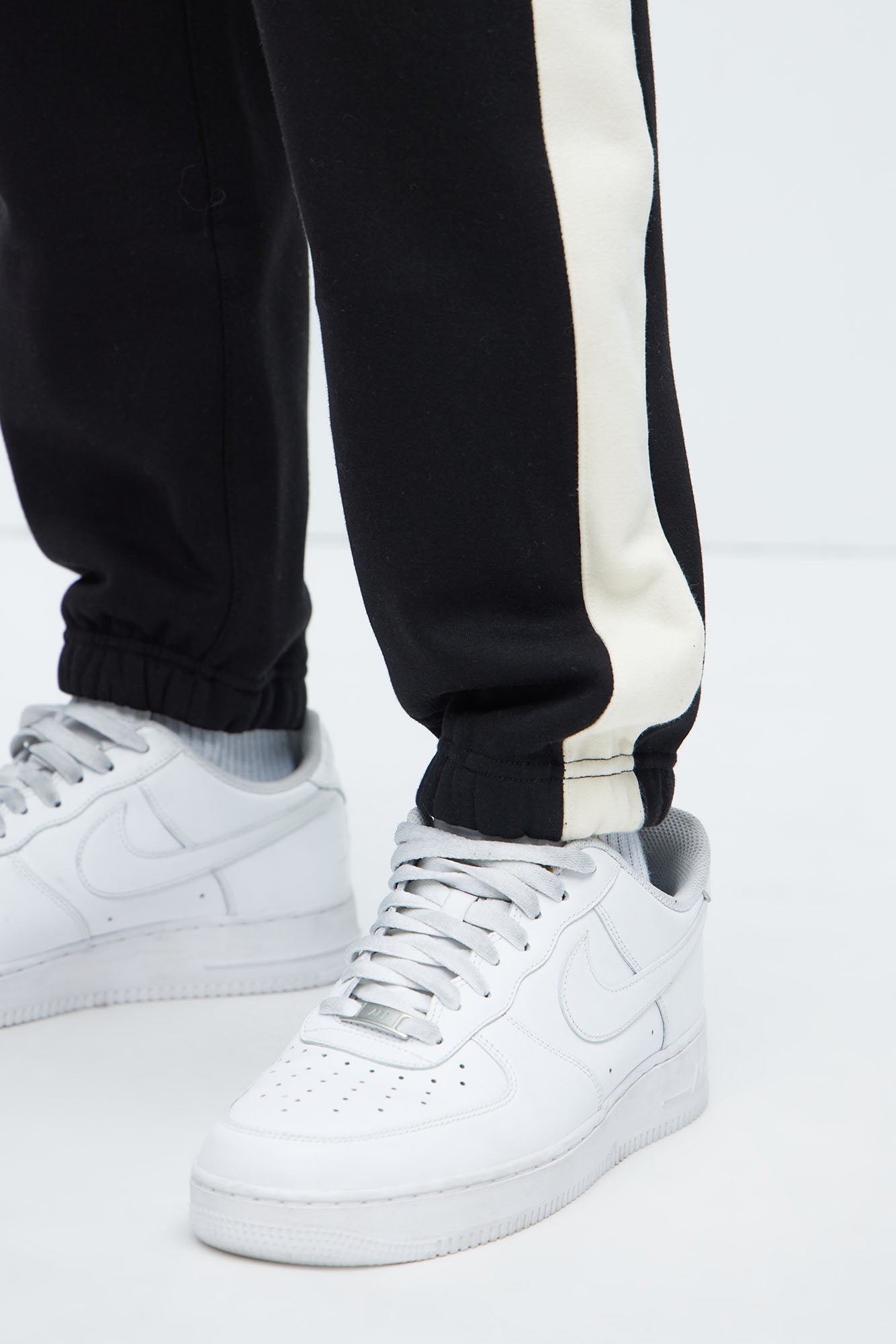 Tyson Heavyweight Striped Jogger - Black - Image 5