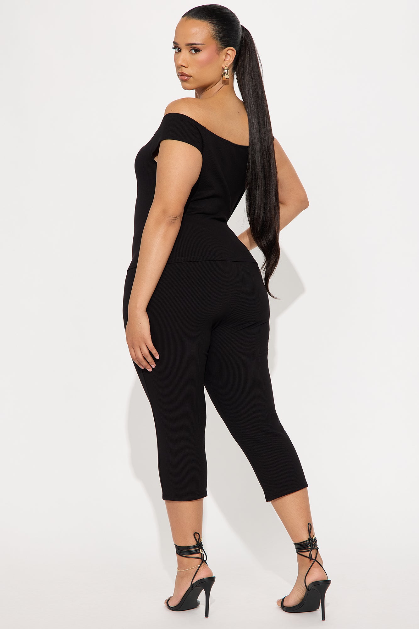 Clara Off Shoulder Ribbed Capri Set - Black - Image 6