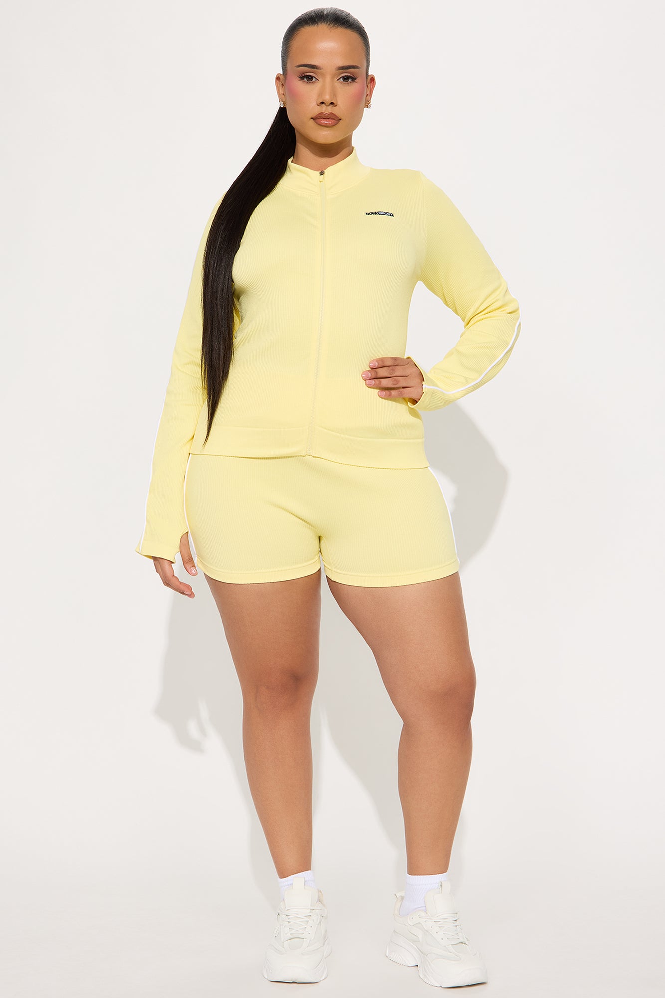 Court Cutie Effortless Seamless Active Hot Short - Butter Yellow - Image 5