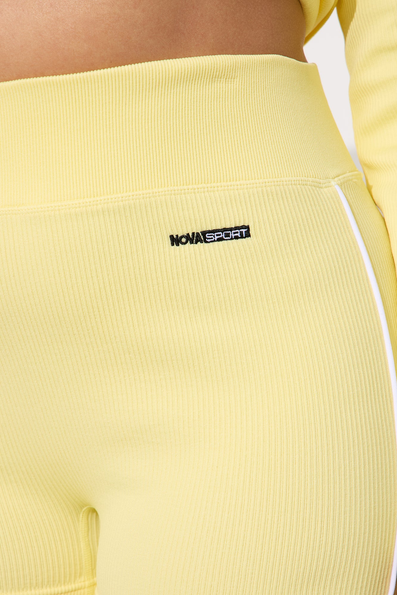 Court Cutie Effortless Seamless Active Hot Short - Butter Yellow - Image 7