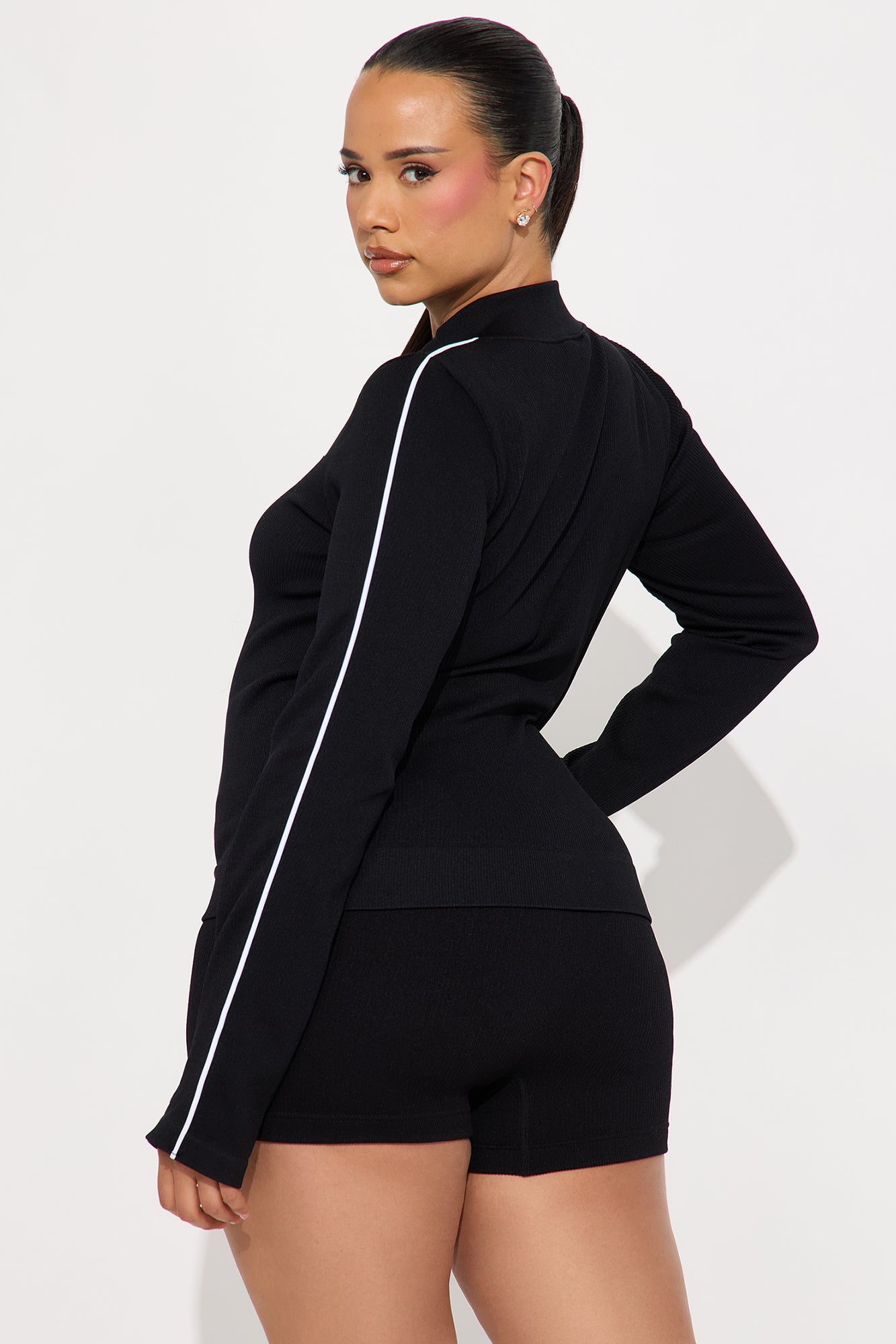 Court Cutie Effortless Seamless Active Jacket - Black - Image 7