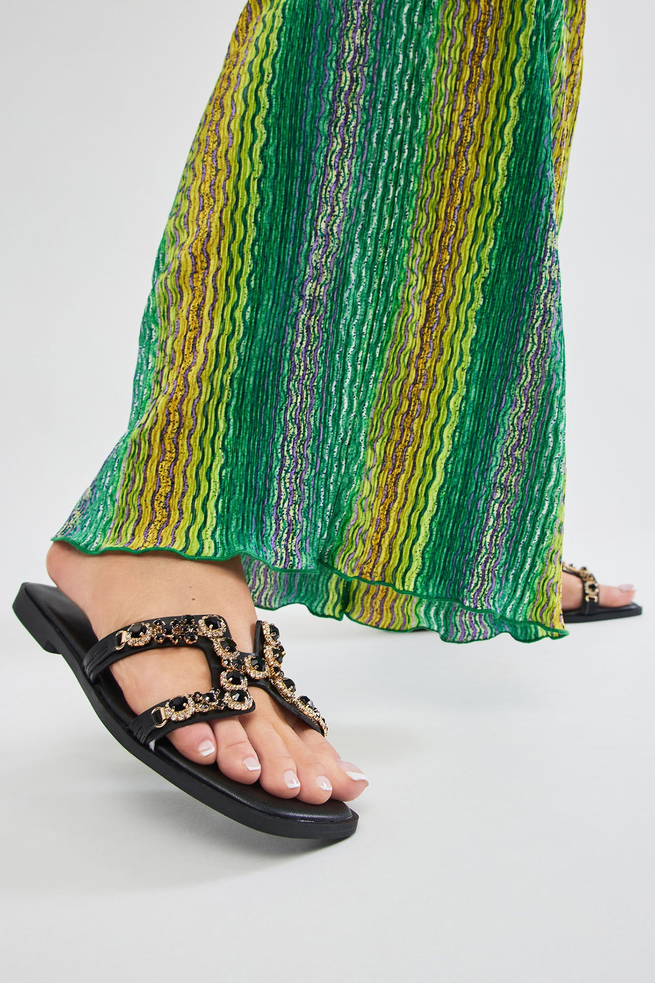 You'll Come Around Embellised Flat Sandals - Black - Image 4