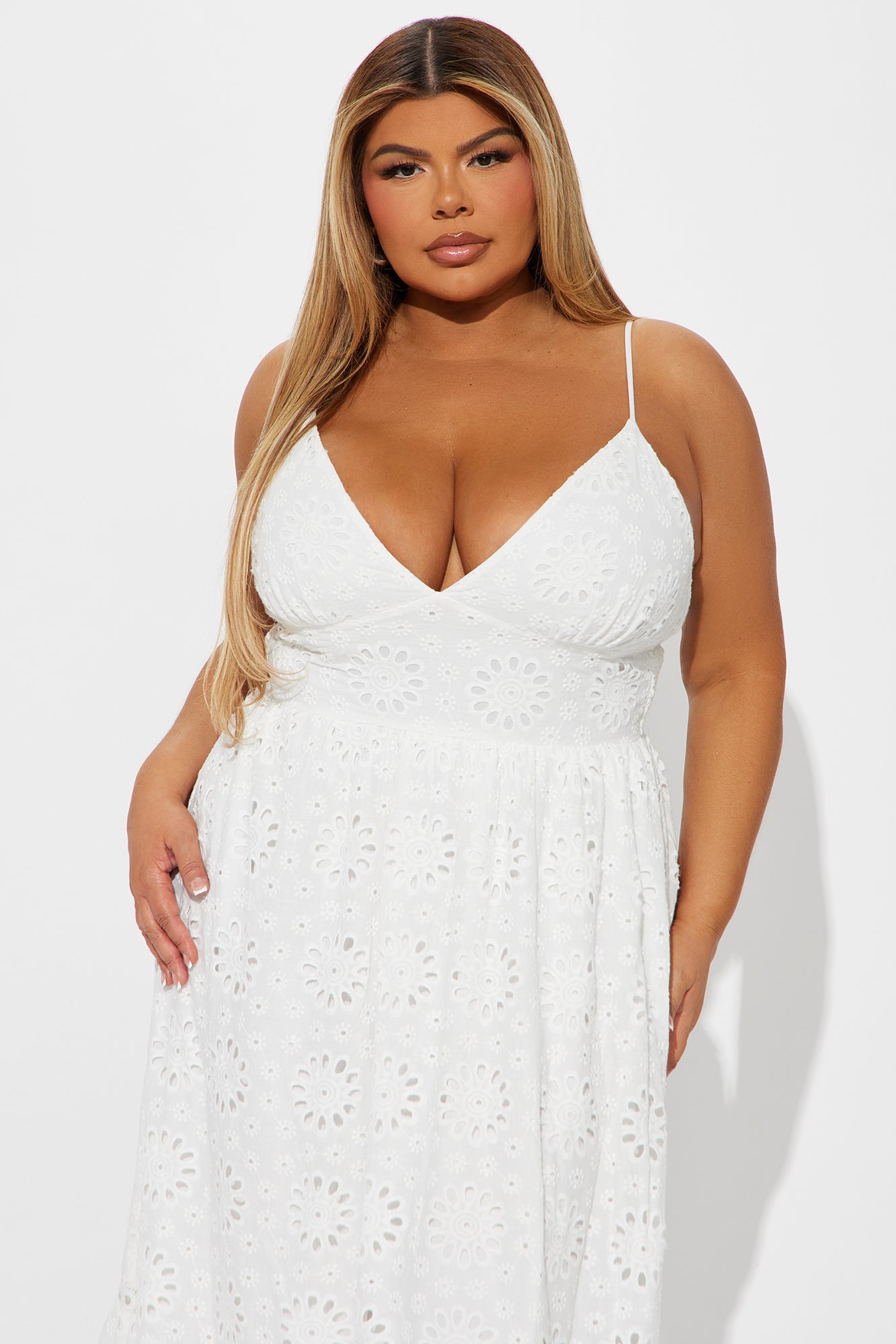 Amber Eyelet Maxi Dress - White - Image 5