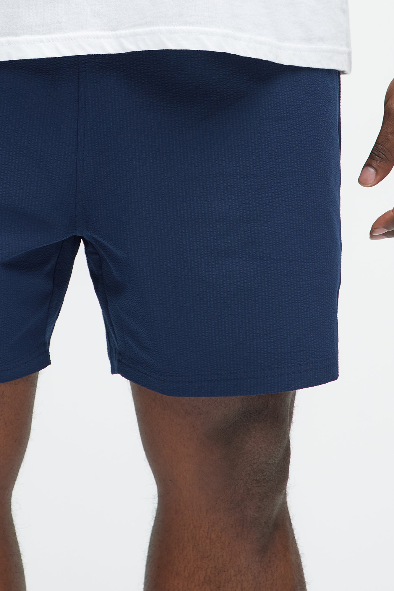Seersucker Swim Mid Trunk - Navy - Image 7