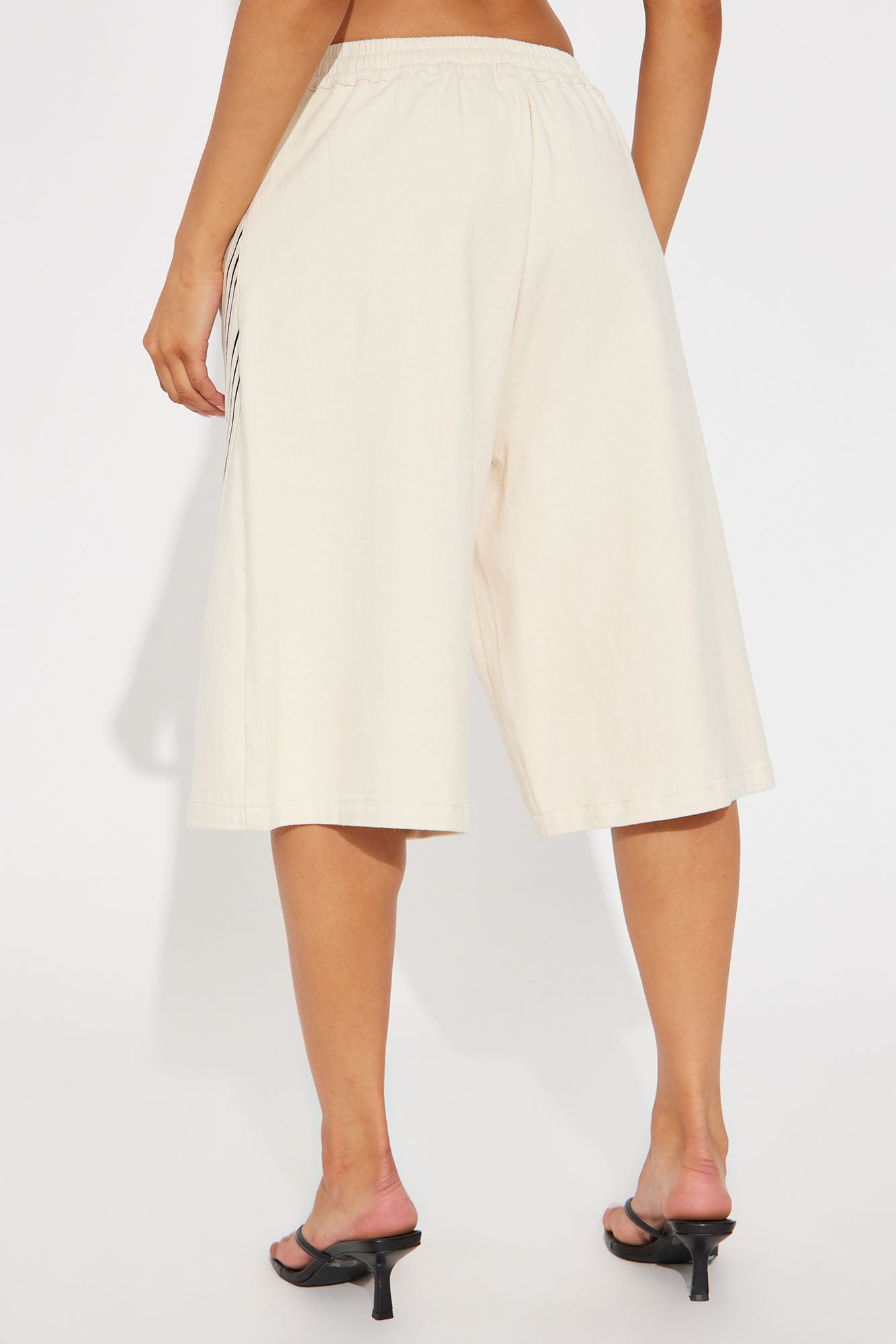 Jaelynn Bermuda Short - Cream - Image 3