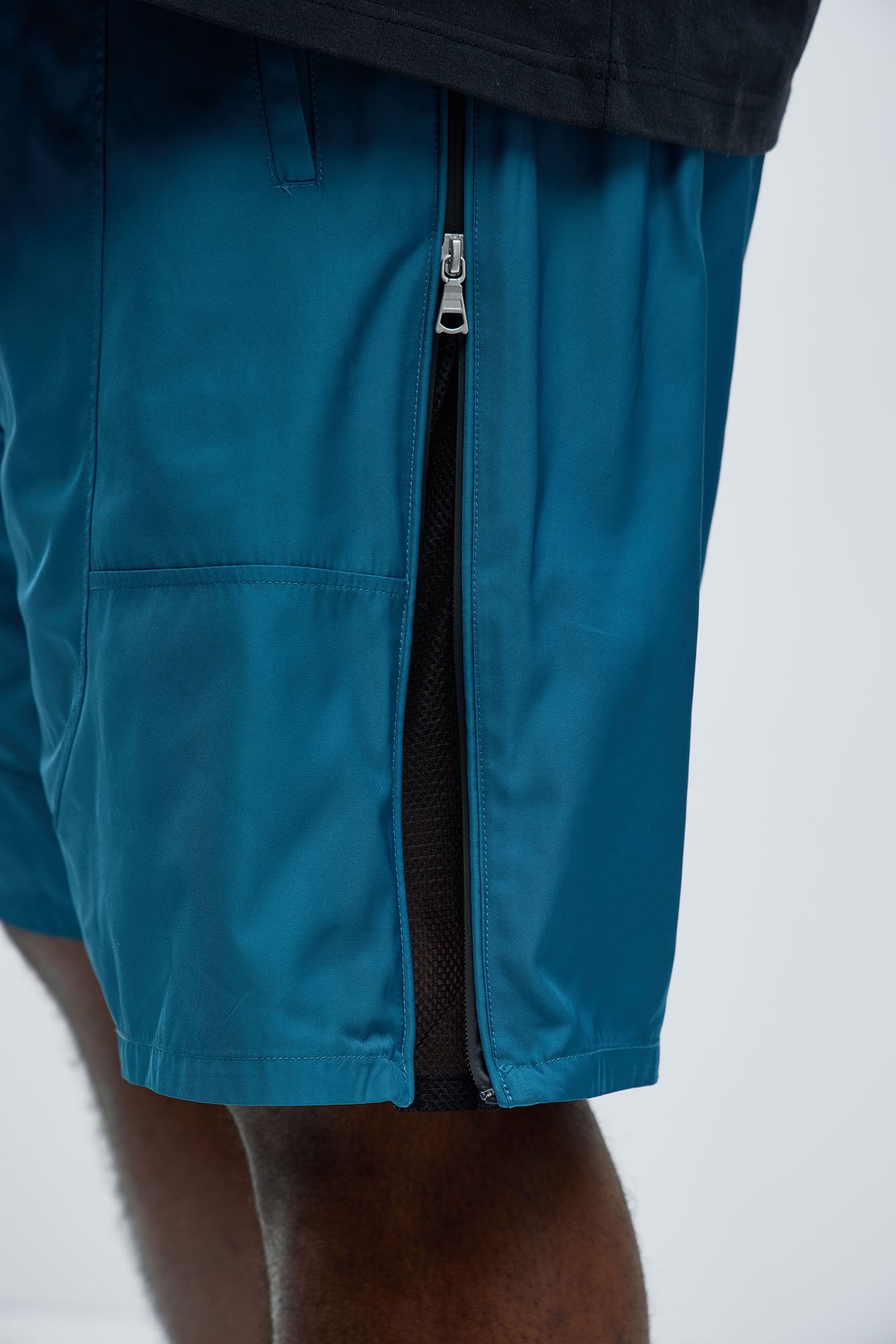 Zip Release Relaxed Tech Shorts - Turquoise - Image 9