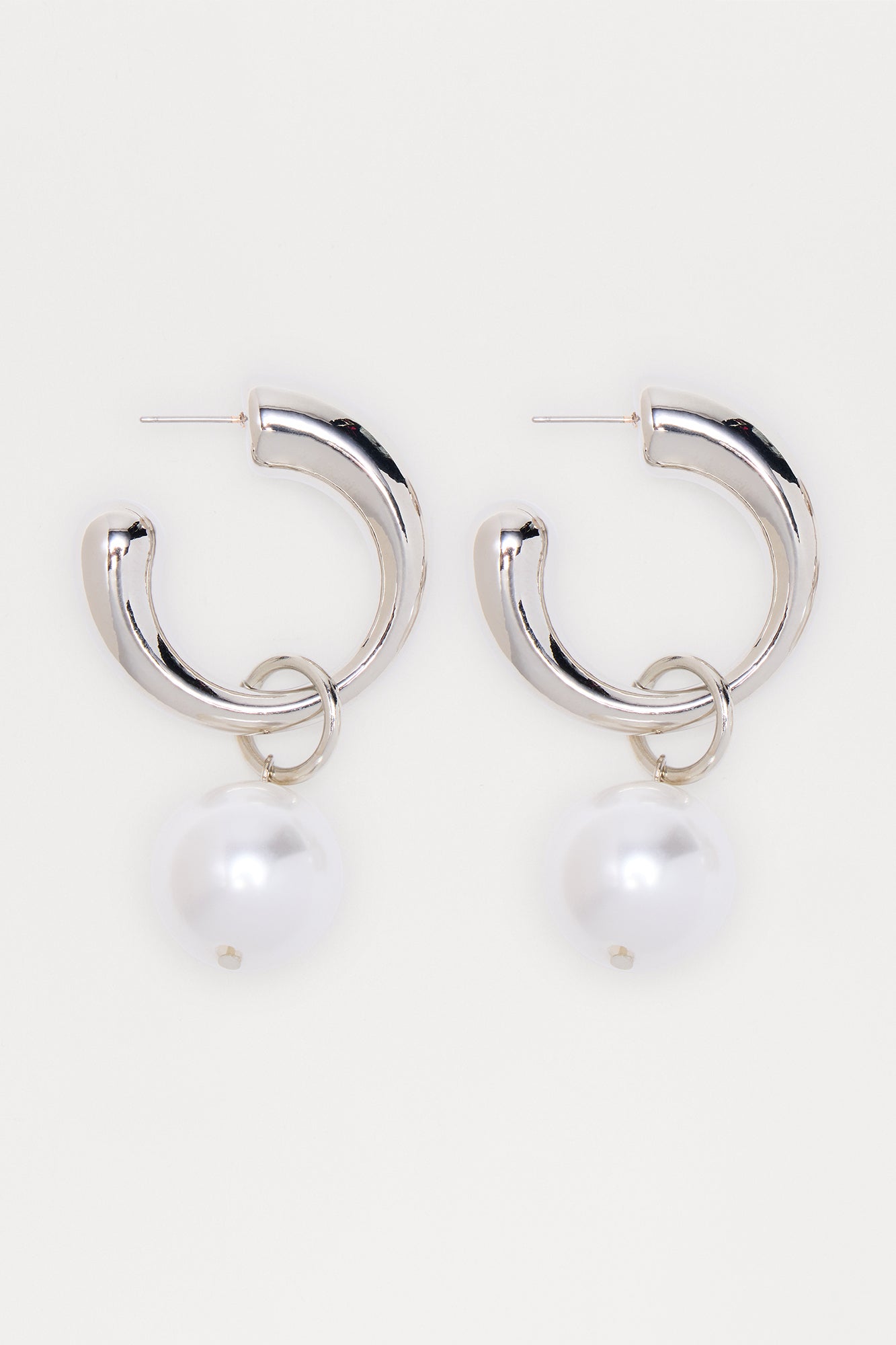 Loise Pearl Statement Hoop Earring - Silver - Image 3