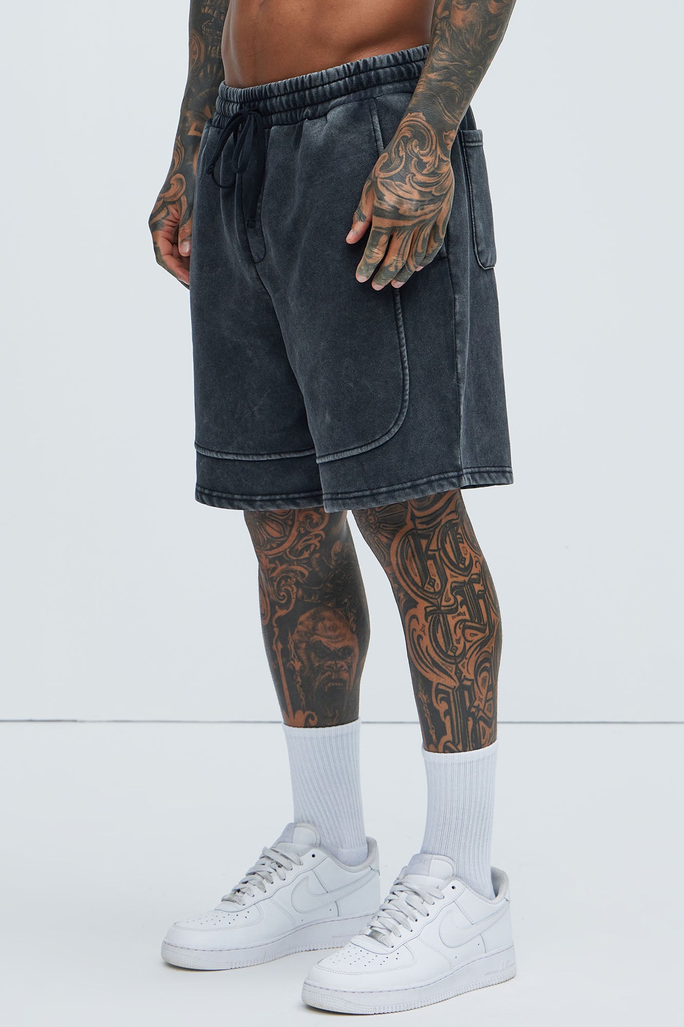 Tyson Enduing Relaxed Shorts - Black Wash - Image 3