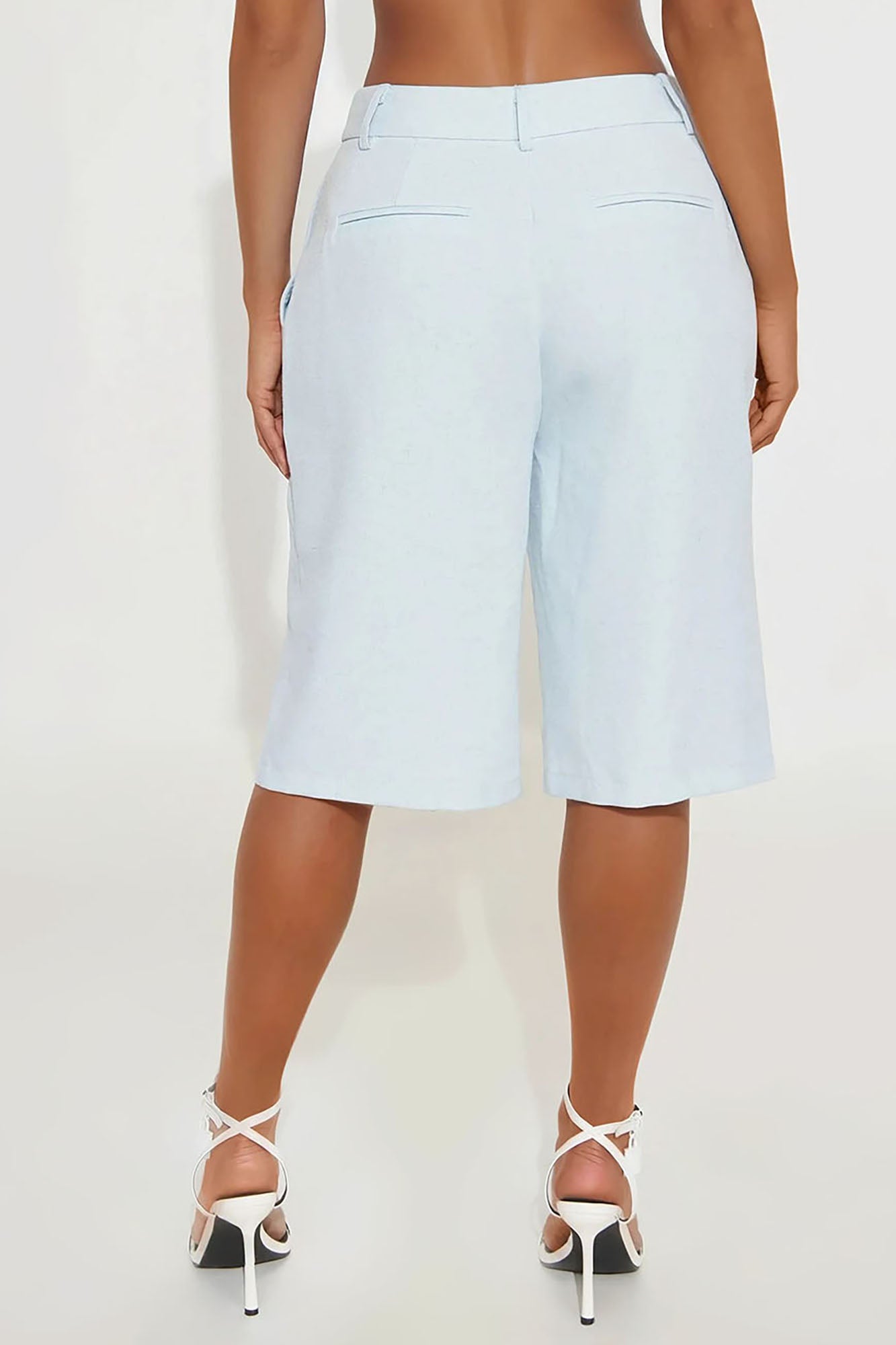 Paloma Linen Bermuda Short - Light Blue - Image 3