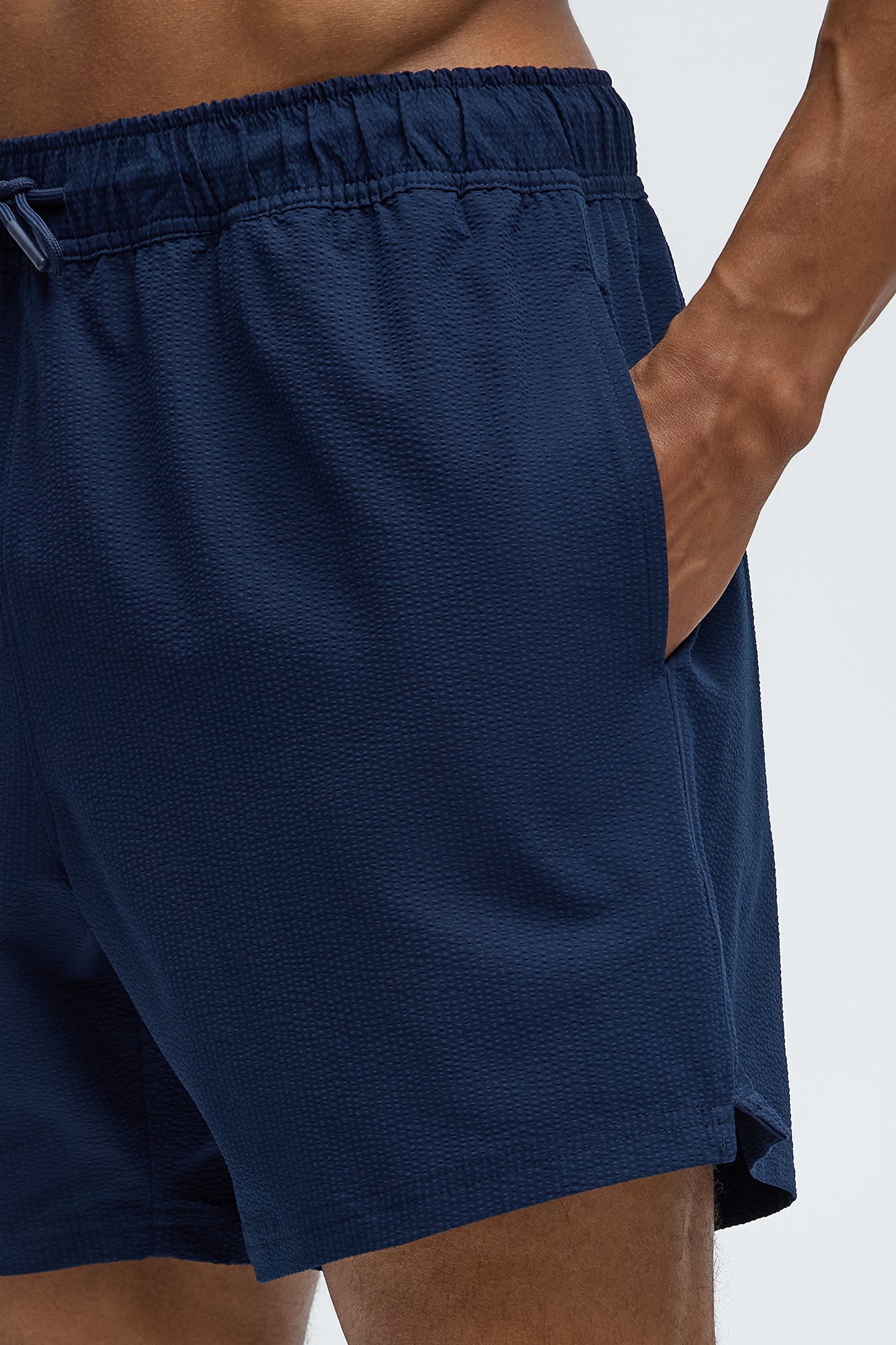 Seersucker Swim Mid Trunk - Navy - Image 3