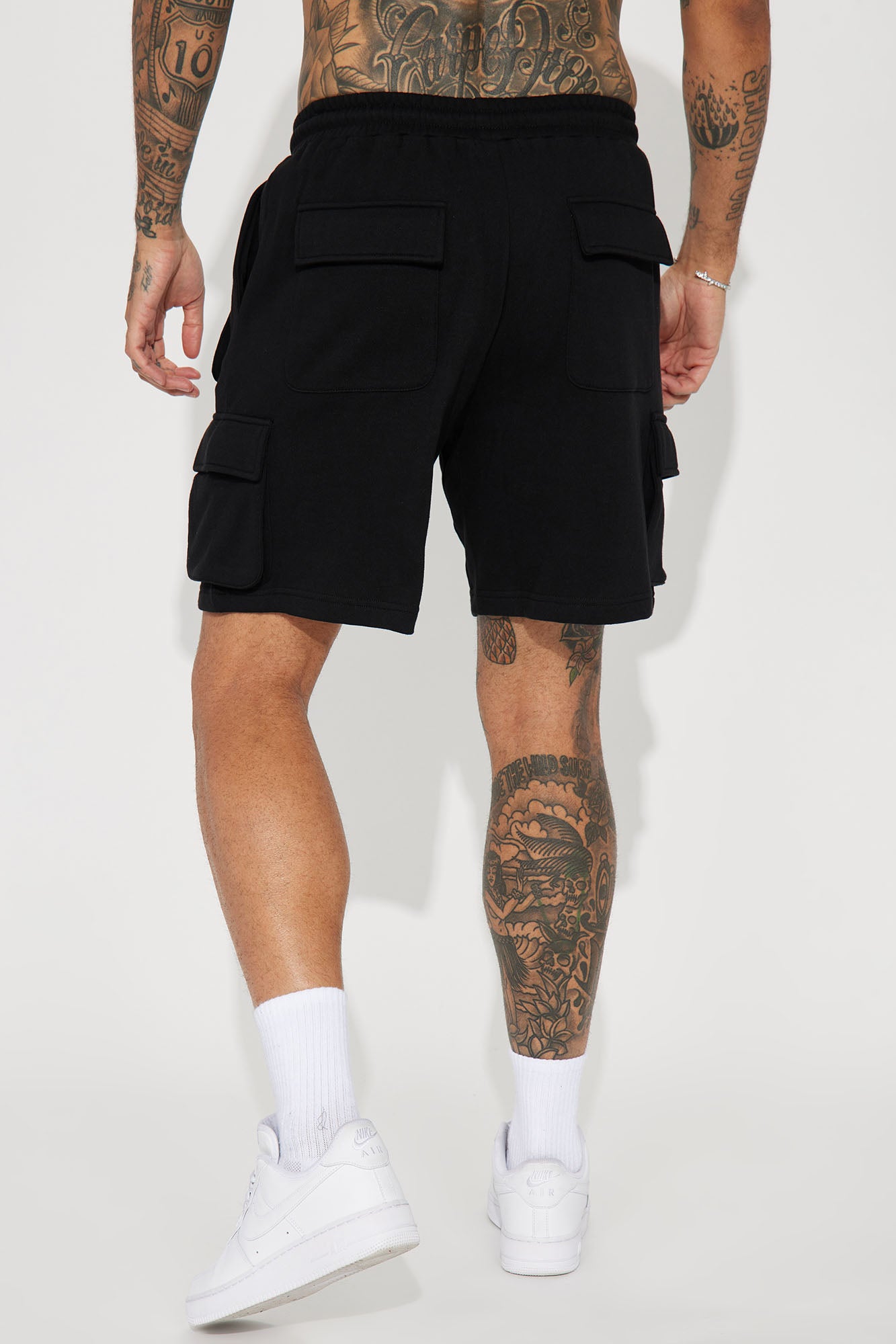 Different Levels Relaxed Cargo Shorts - Black - Image 6