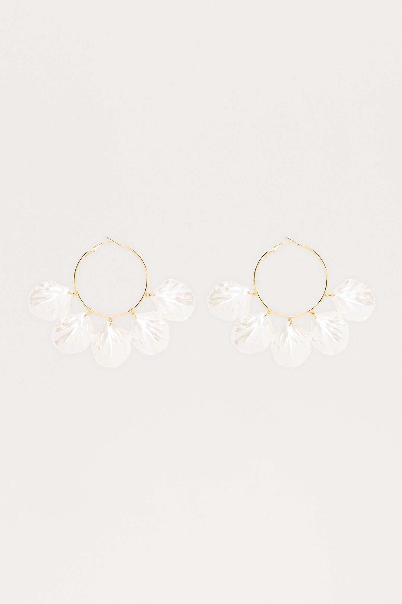 Valinda In Seashells Hoop Earrings - Ivory/combo - Image 3