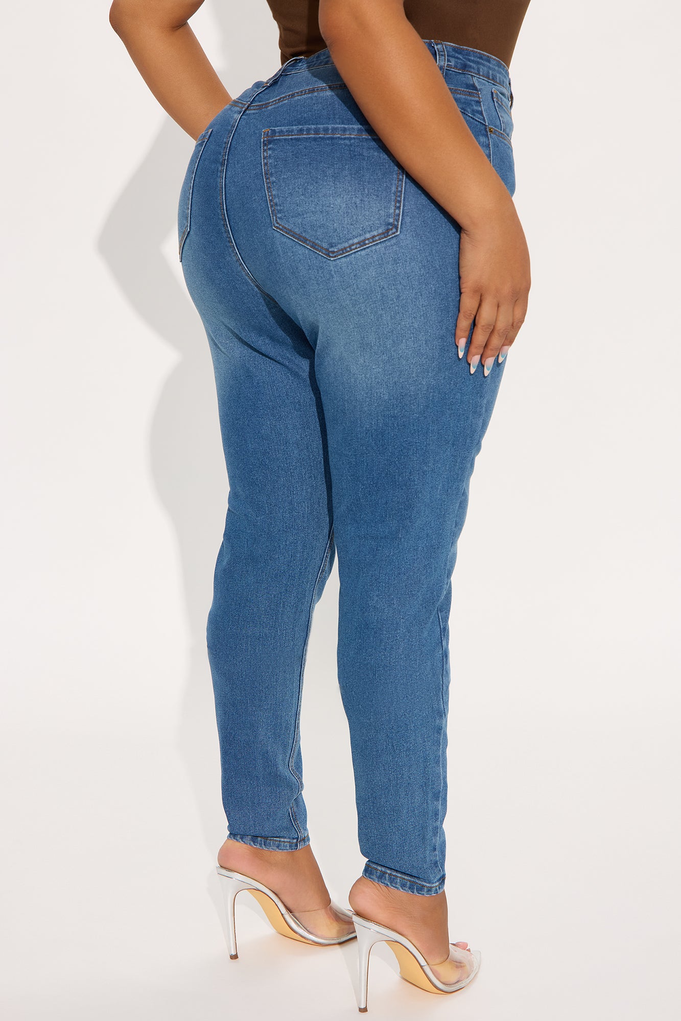 Tall Vibe Check Curvy Stretch Skinny Jeans - Medium Wash - Image 6