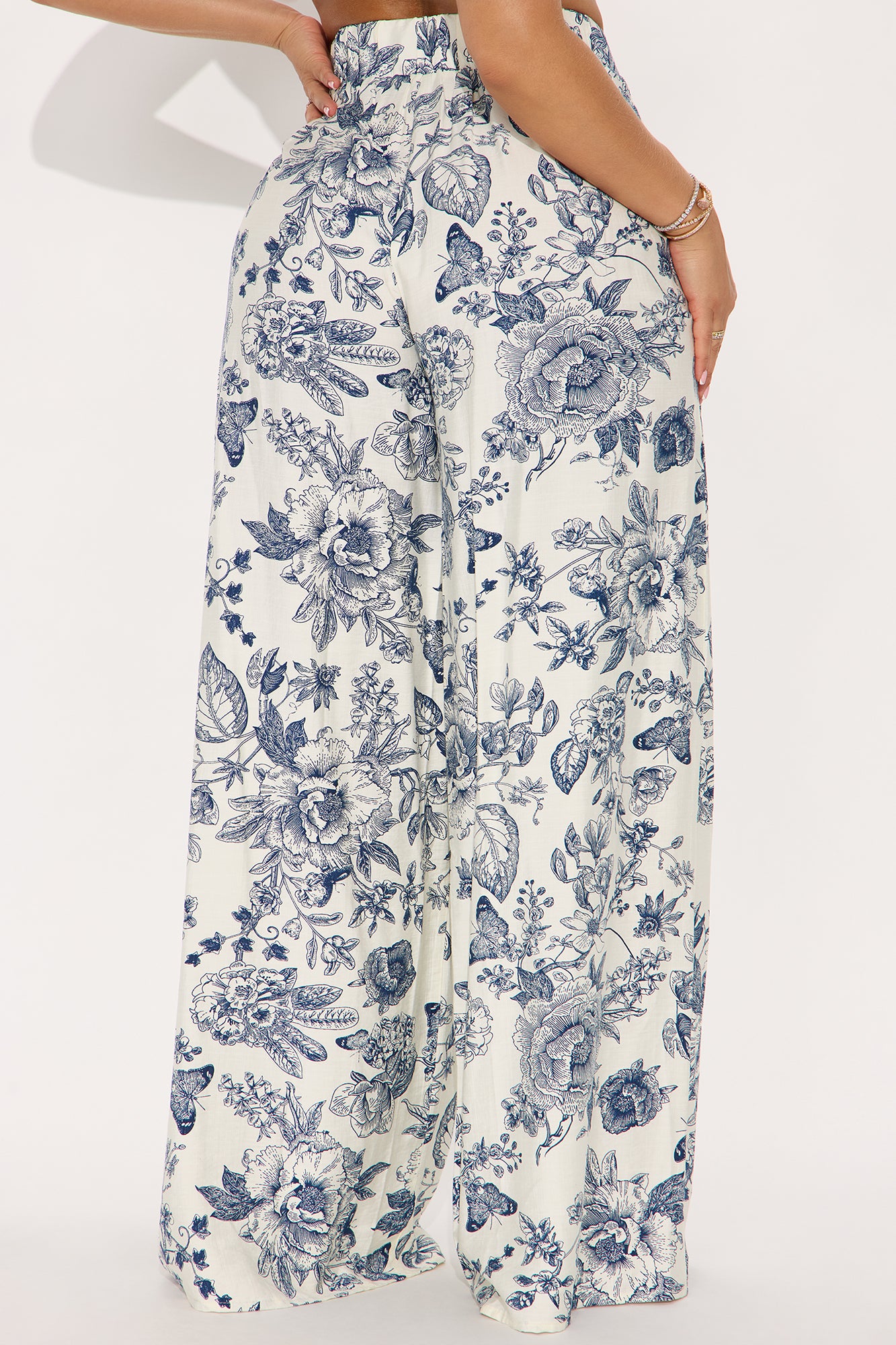 On A Resort Getaway Wide Leg Linen Pant - Navy - Image 3