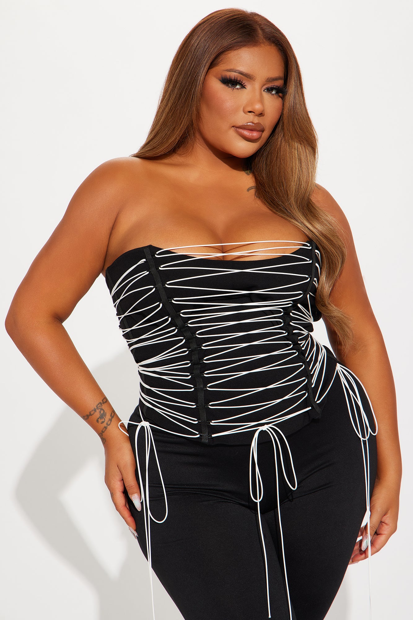 Hot List Strappy Corset top - Black/White - Image 9