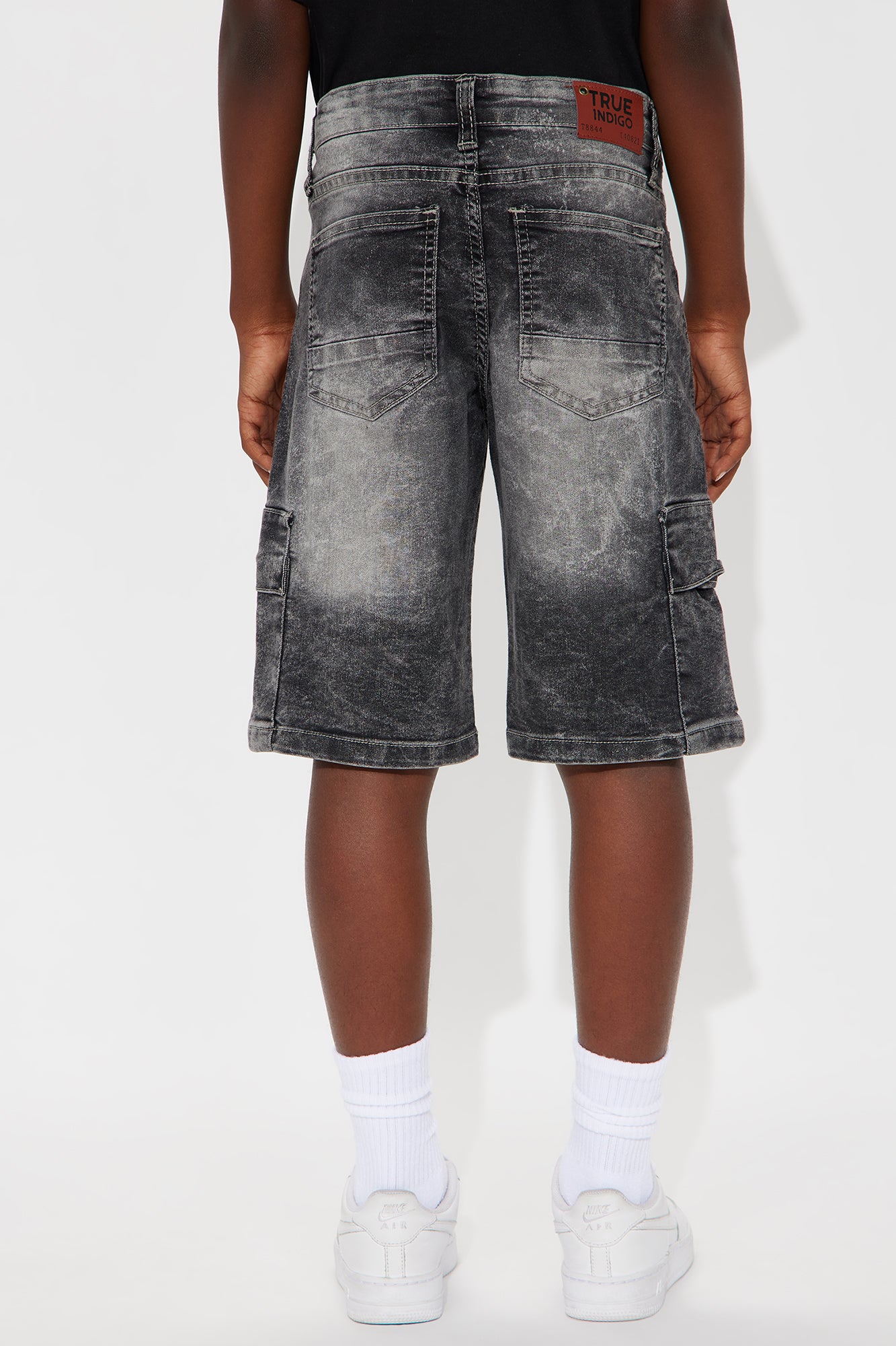 Mini On That Vibe Cargo Denim Shorts - Black Wash - Image 4