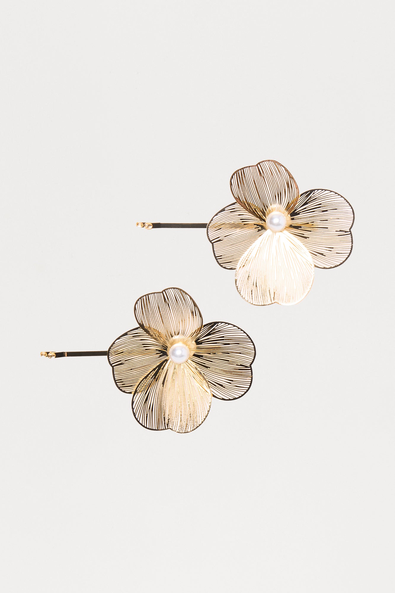 Pearly Florals 2 Piece Hair Barrette Set - Gold - Image 3