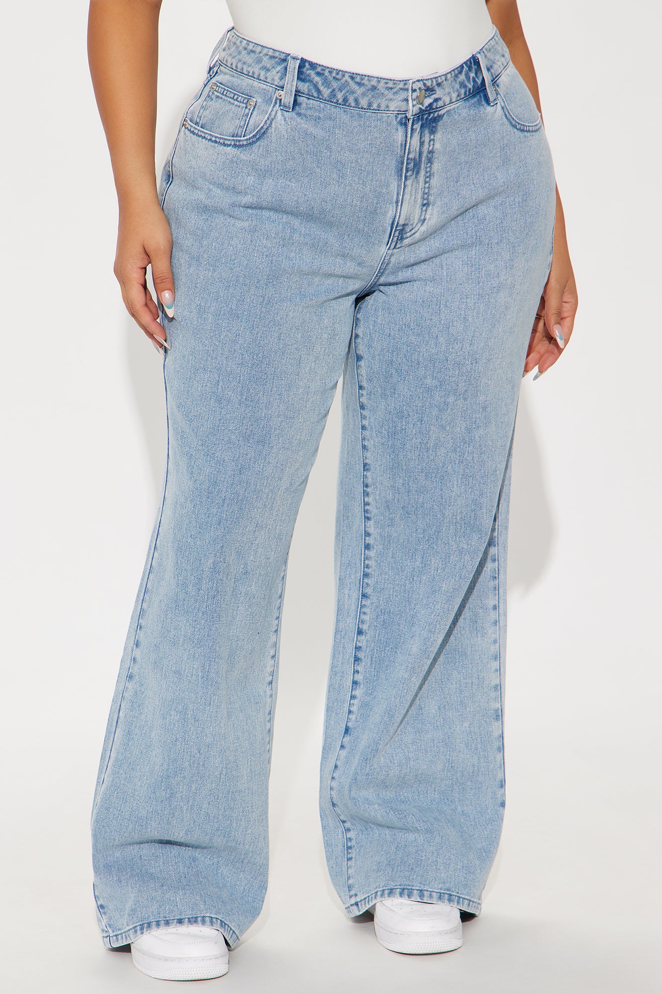 Taking A Bow Embroidered Baggy Jeans - Light Wash - Image 6