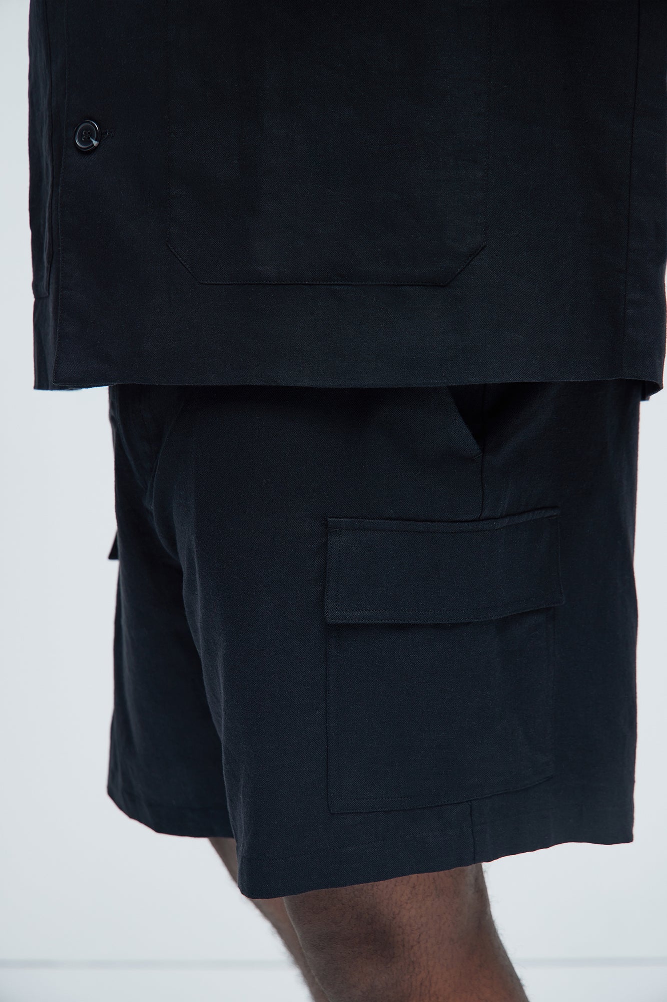 Bahamas Linen Cargo Shorts - Black - Image 7