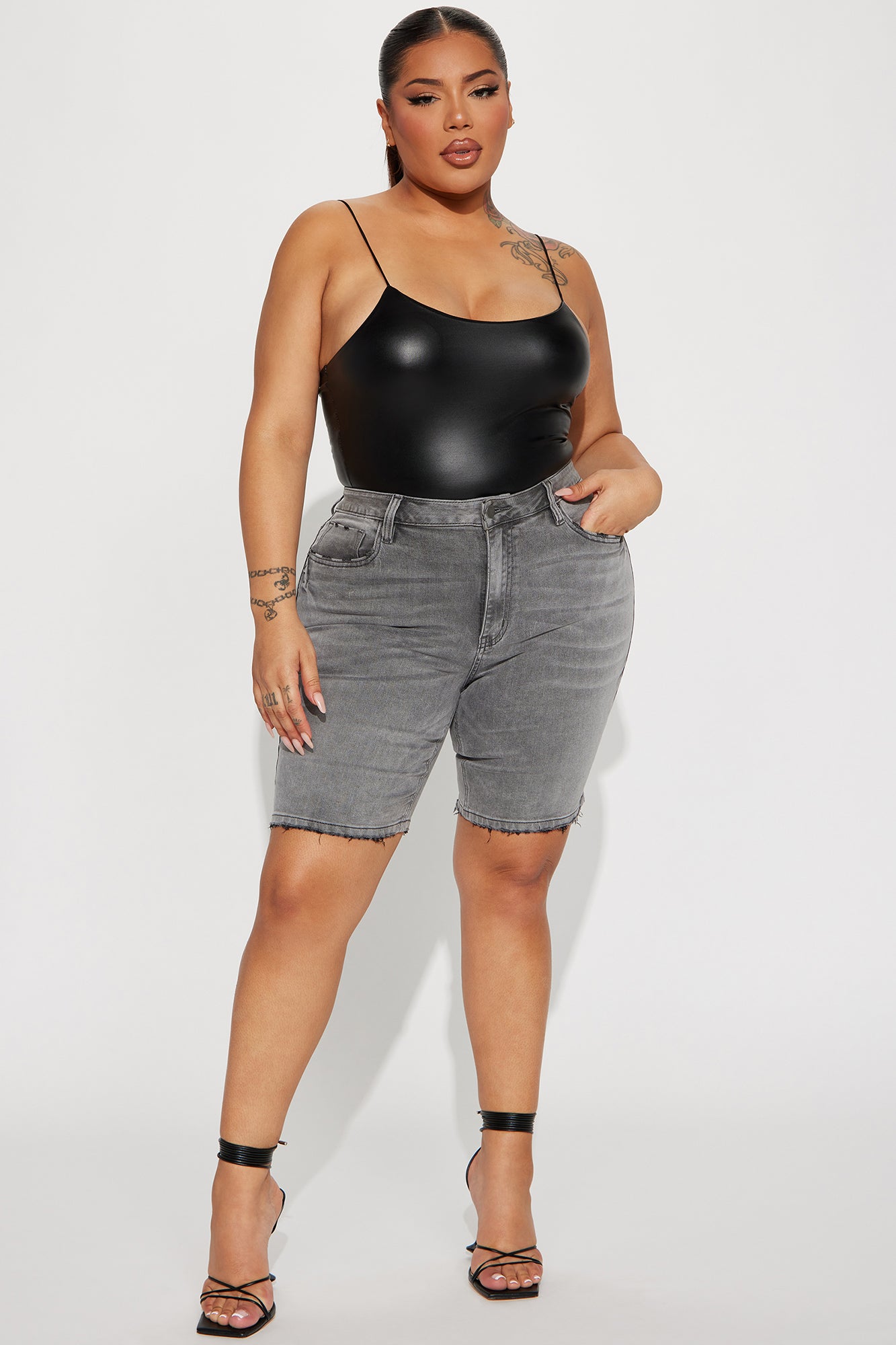 On The List Deluxe Stretch Bermuda Shorts - Grey - Image 4