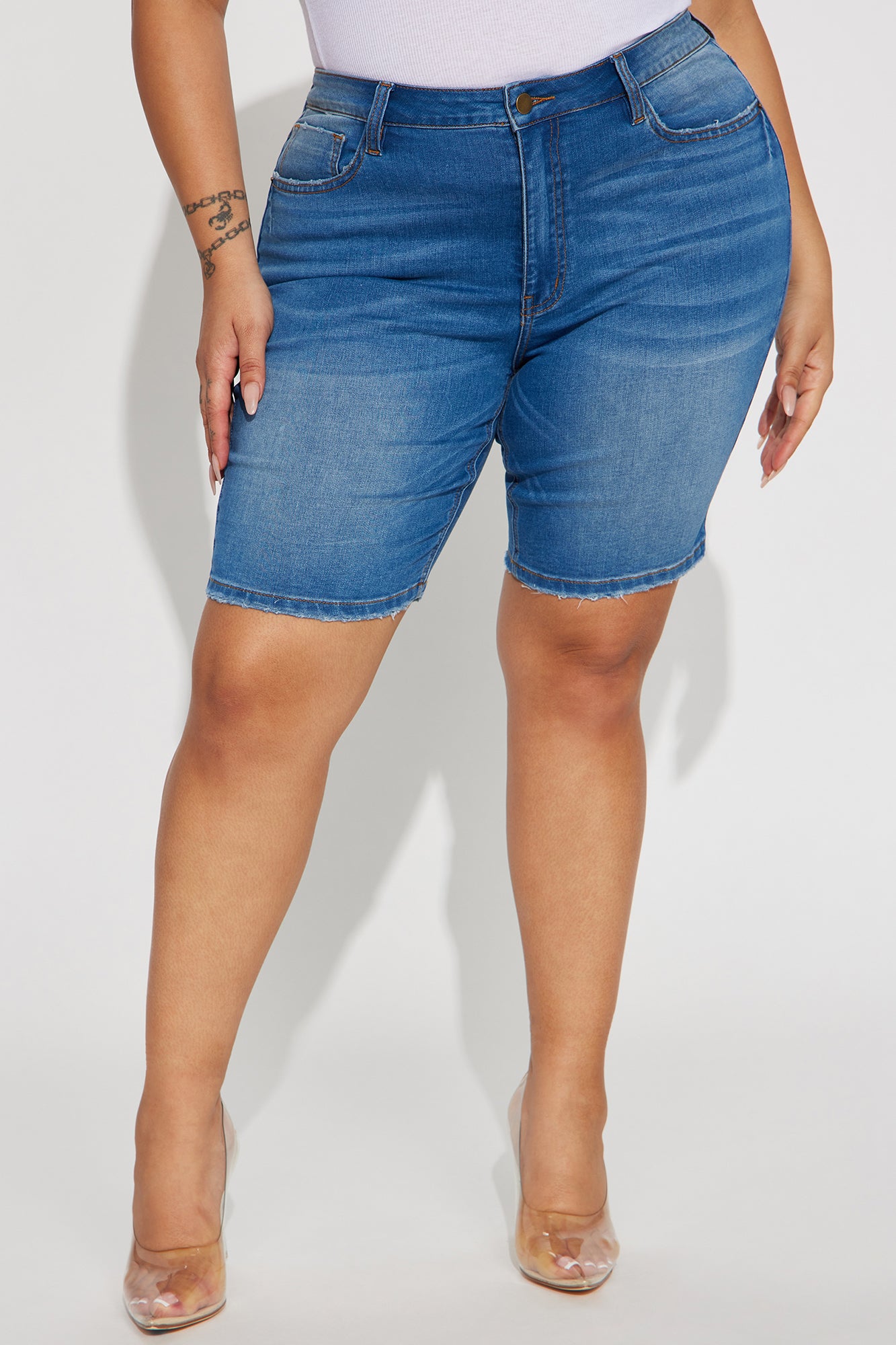 On The List Deluxe Stretch Bermuda Shorts - Medium Wash - Image 4
