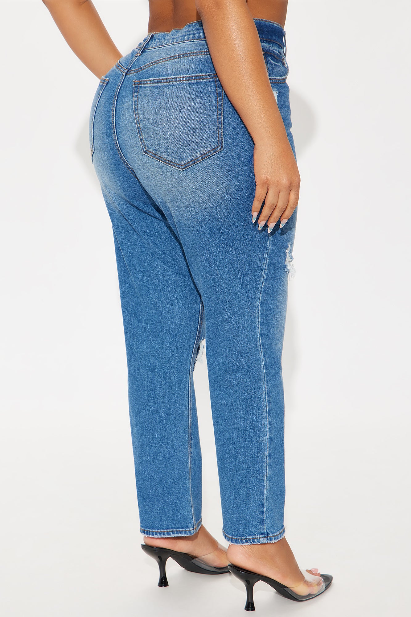 Crowd Pleaser Ripped Ankle Slim Straight Jeans - Medium Wash - Image 6