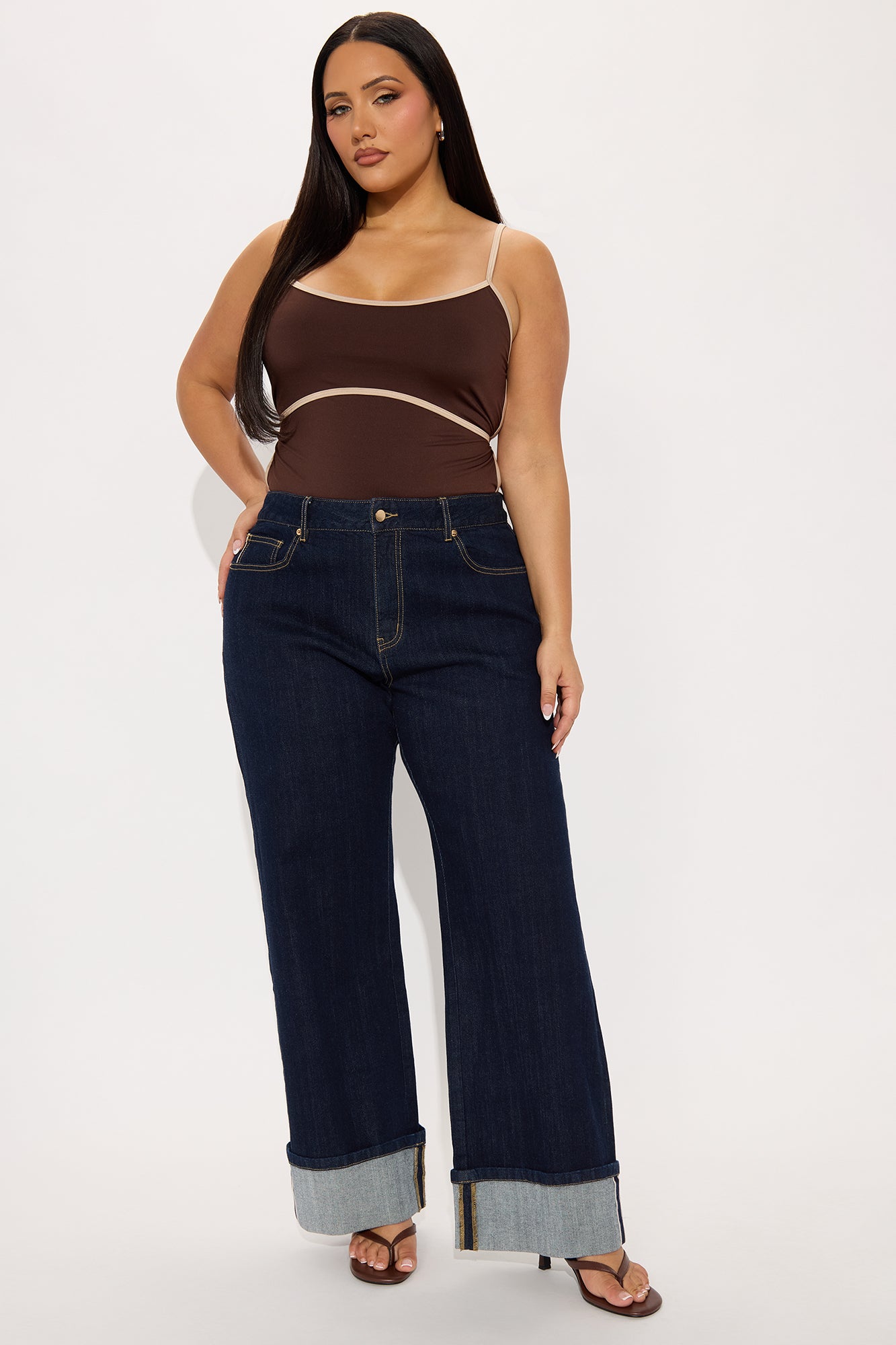 Playful Competition Scoop Neck Contrast Trim Bodysuit - Chocolate - Image 5