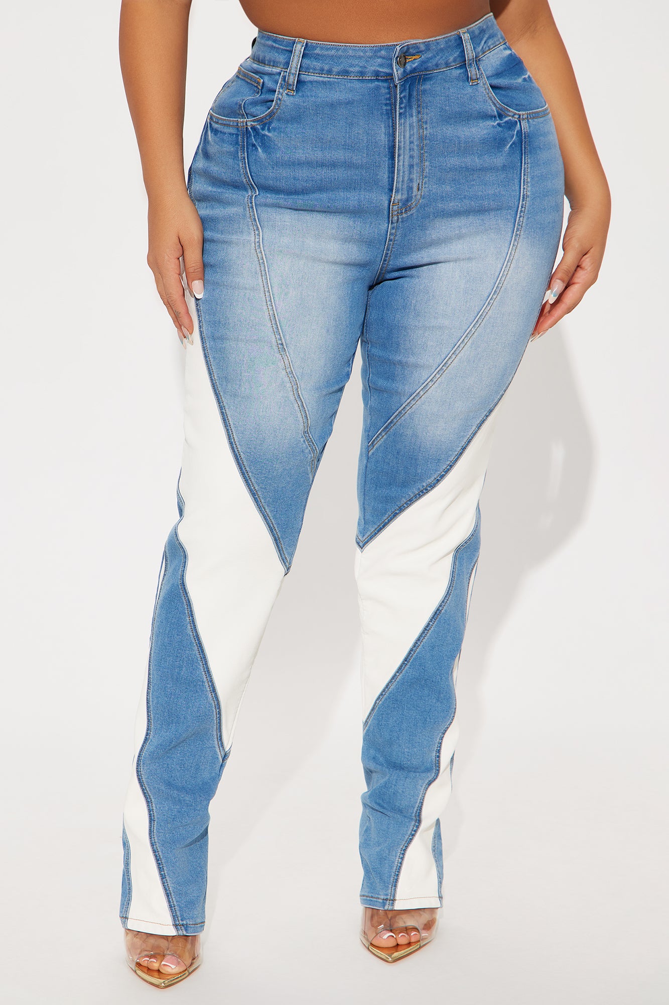 Stepping Up Split Hem Skinny Jeans - Medium Wash - Image 5
