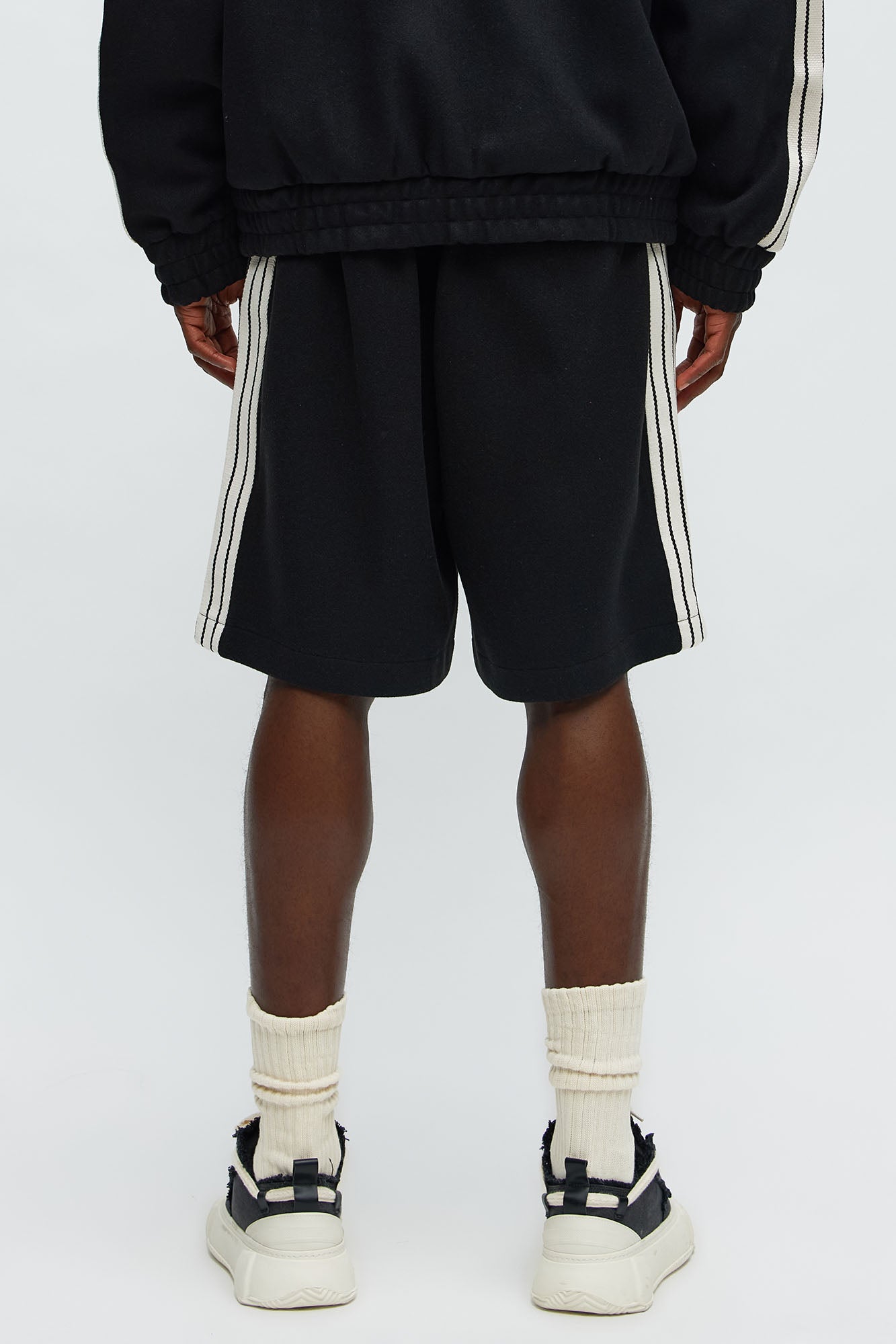 Tyson Resort Relaxed Shorts - Black - Image 4