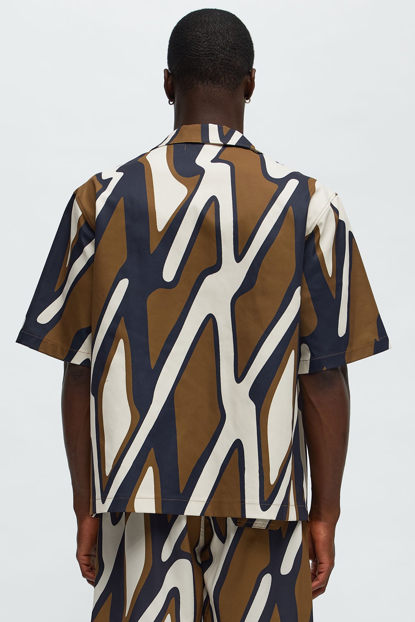 Cropped Chaos Current Printed Cuban Collar Short Sleeve Shirt - Brown Combo - Image 4