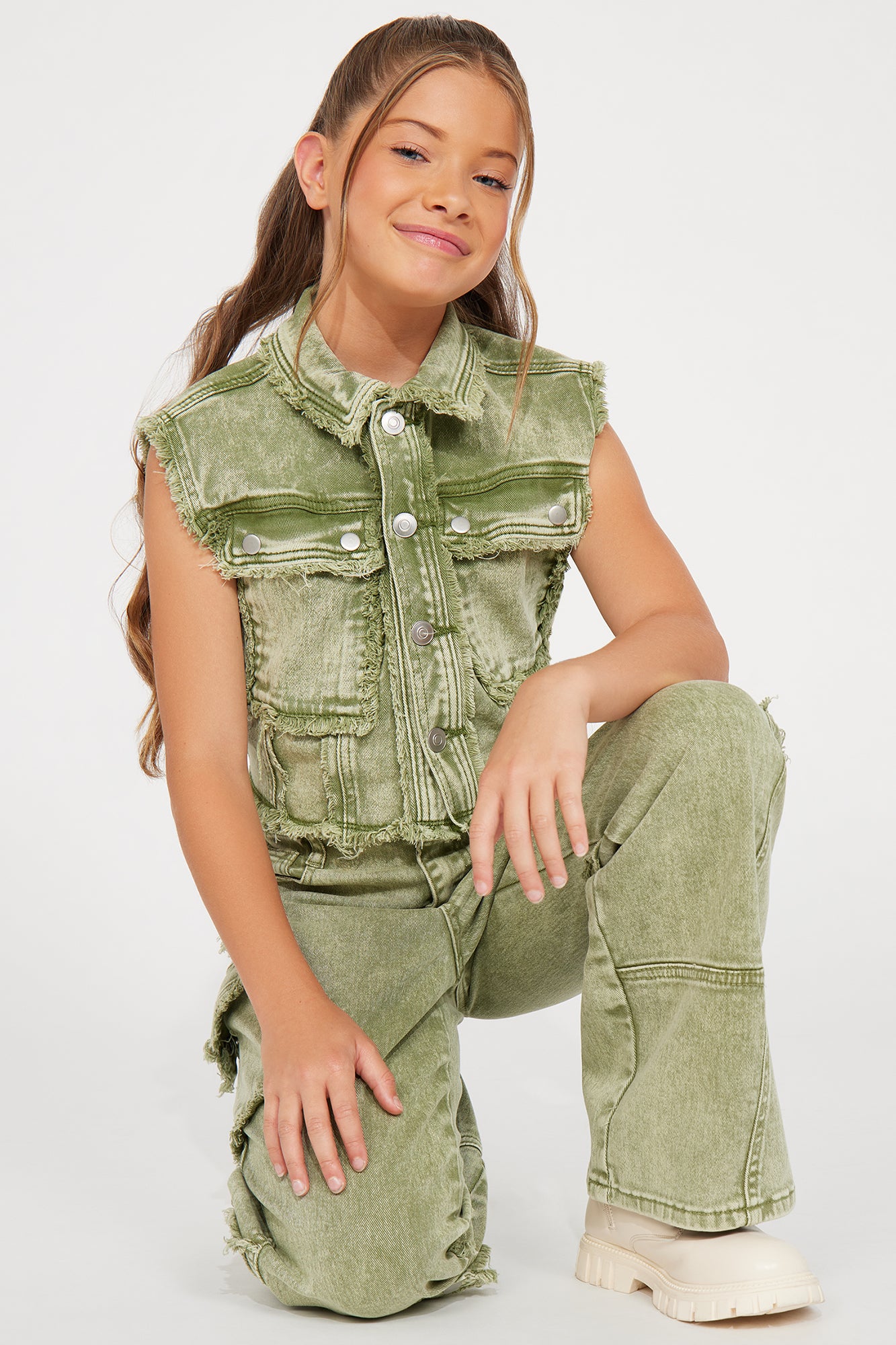 Mini Cropped Gillie Cargo Vest - Green - Image 3