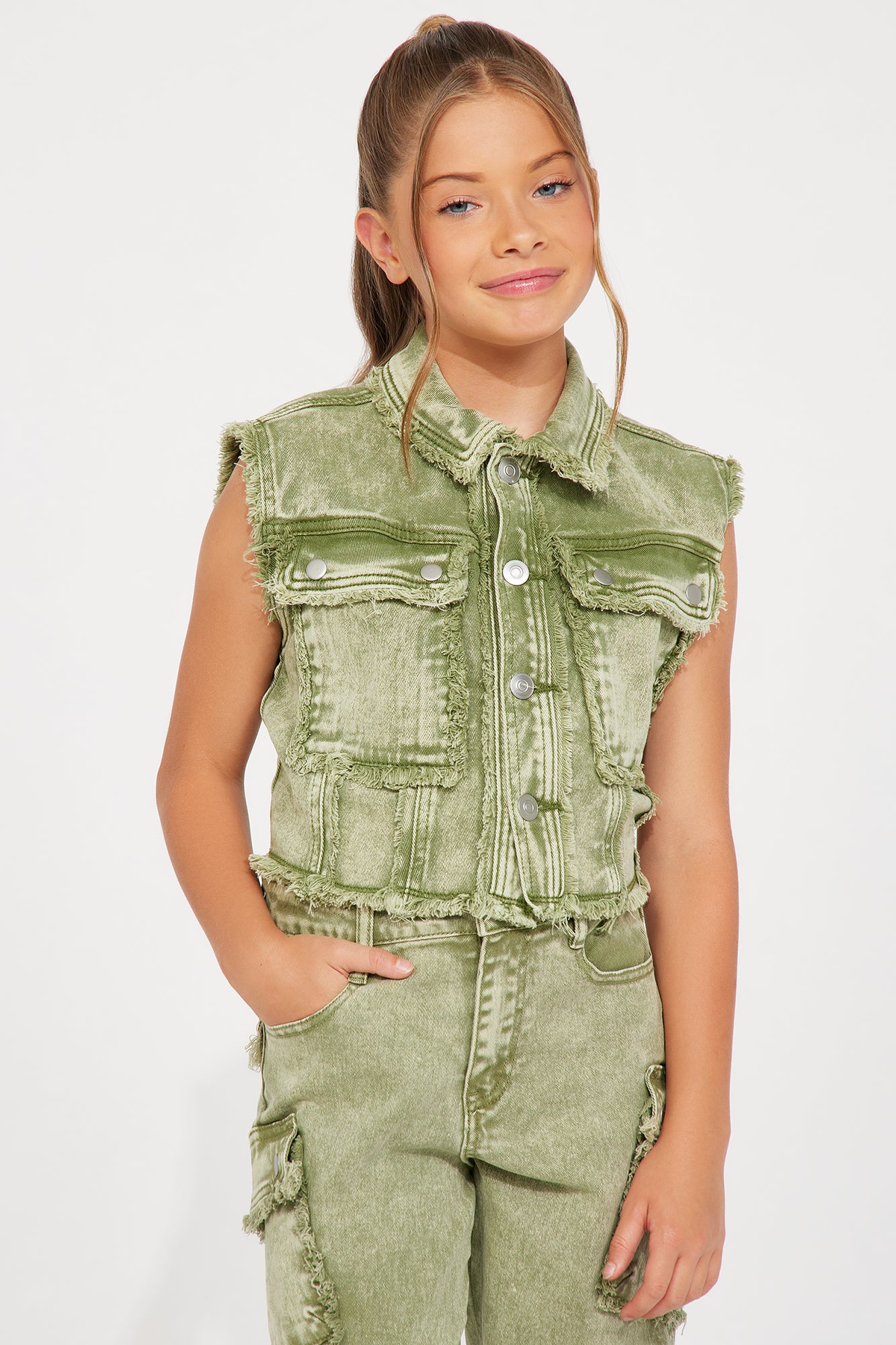 Mini Cropped Gillie Cargo Vest - Green - Image 5