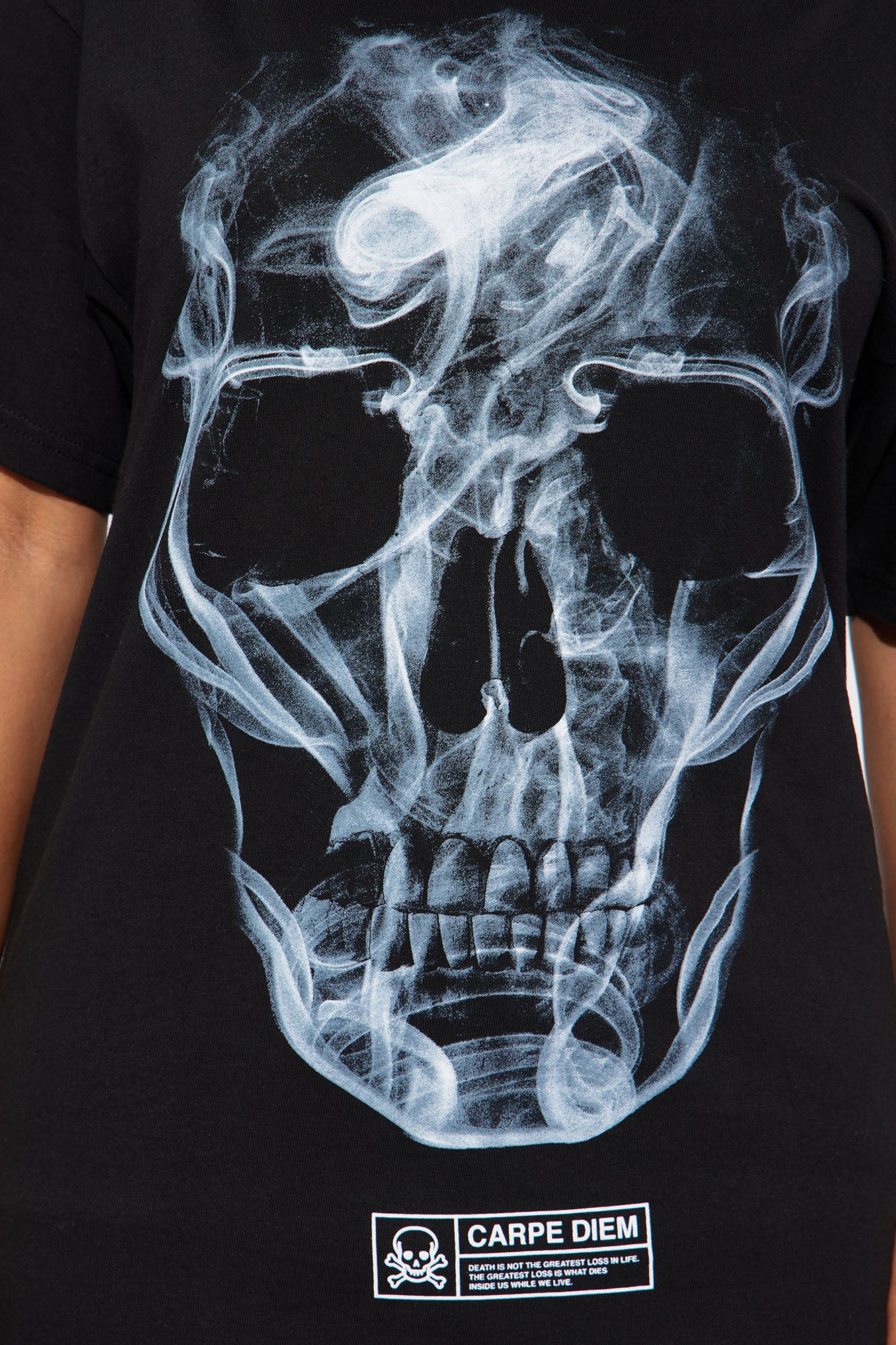 Carpe Diem Skull Tshirt - Black - Image 3