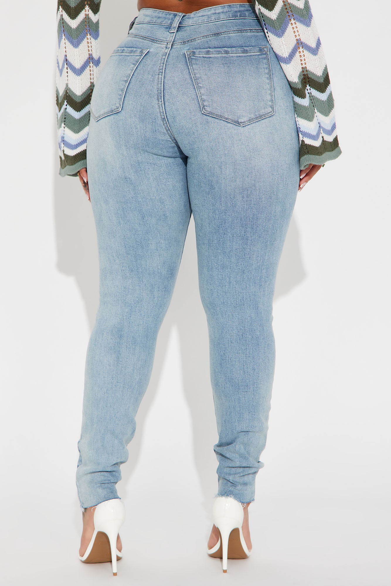 She's In The Moment Stretch Skinny Jeans - Medium Wash - Image 3